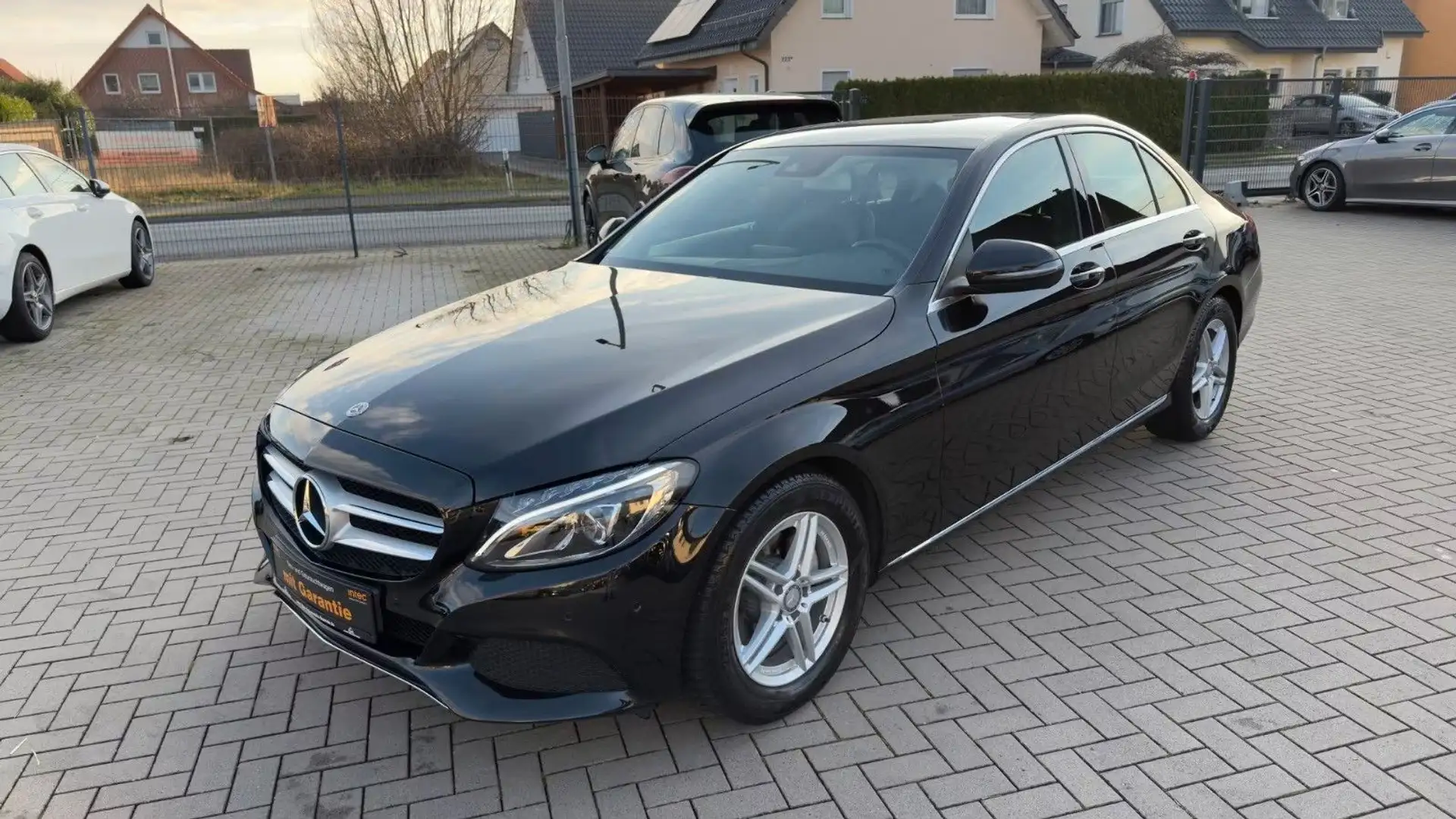 Mercedes-Benz C 180 CGI Limousine-Avantgarde-LED-Navi-AHK-LM Schwarz - 1