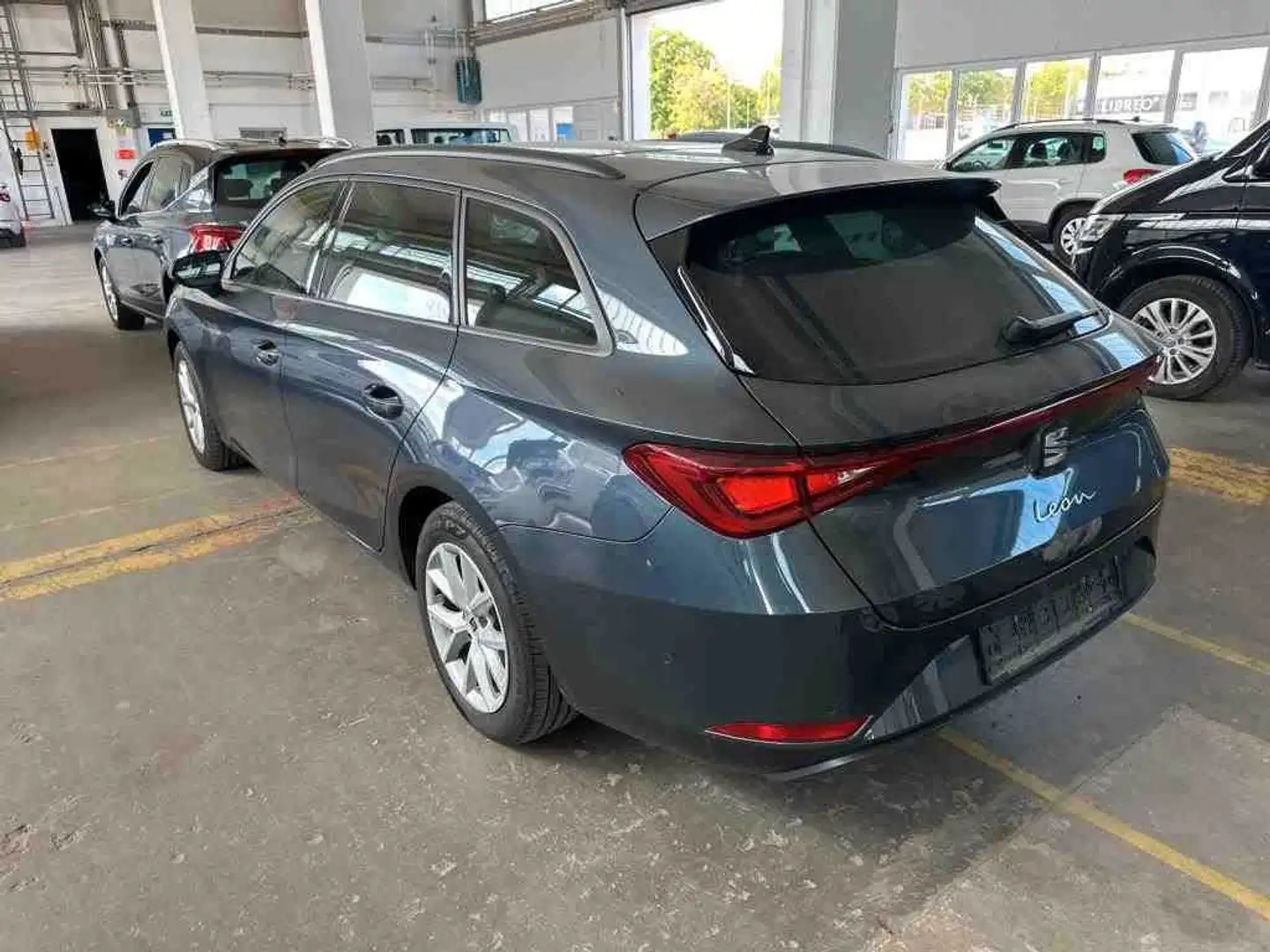 SEAT Leon ST 2.0 TDI *LED*PANO*BEATS*R-KAM*KEYLESS* - 2