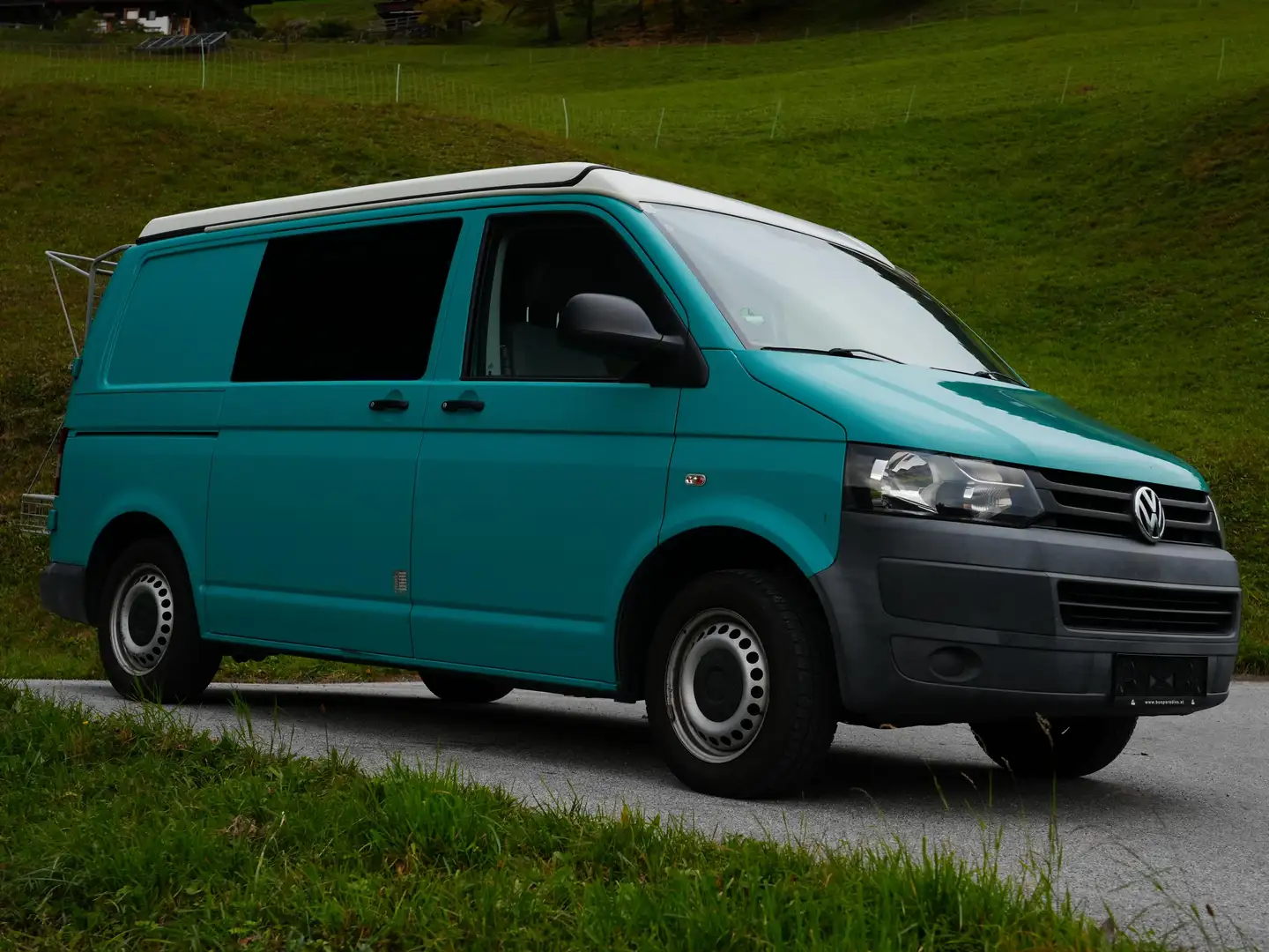 Volkswagen T5 Transporter Camper mit Aufstelldach Grün - 2