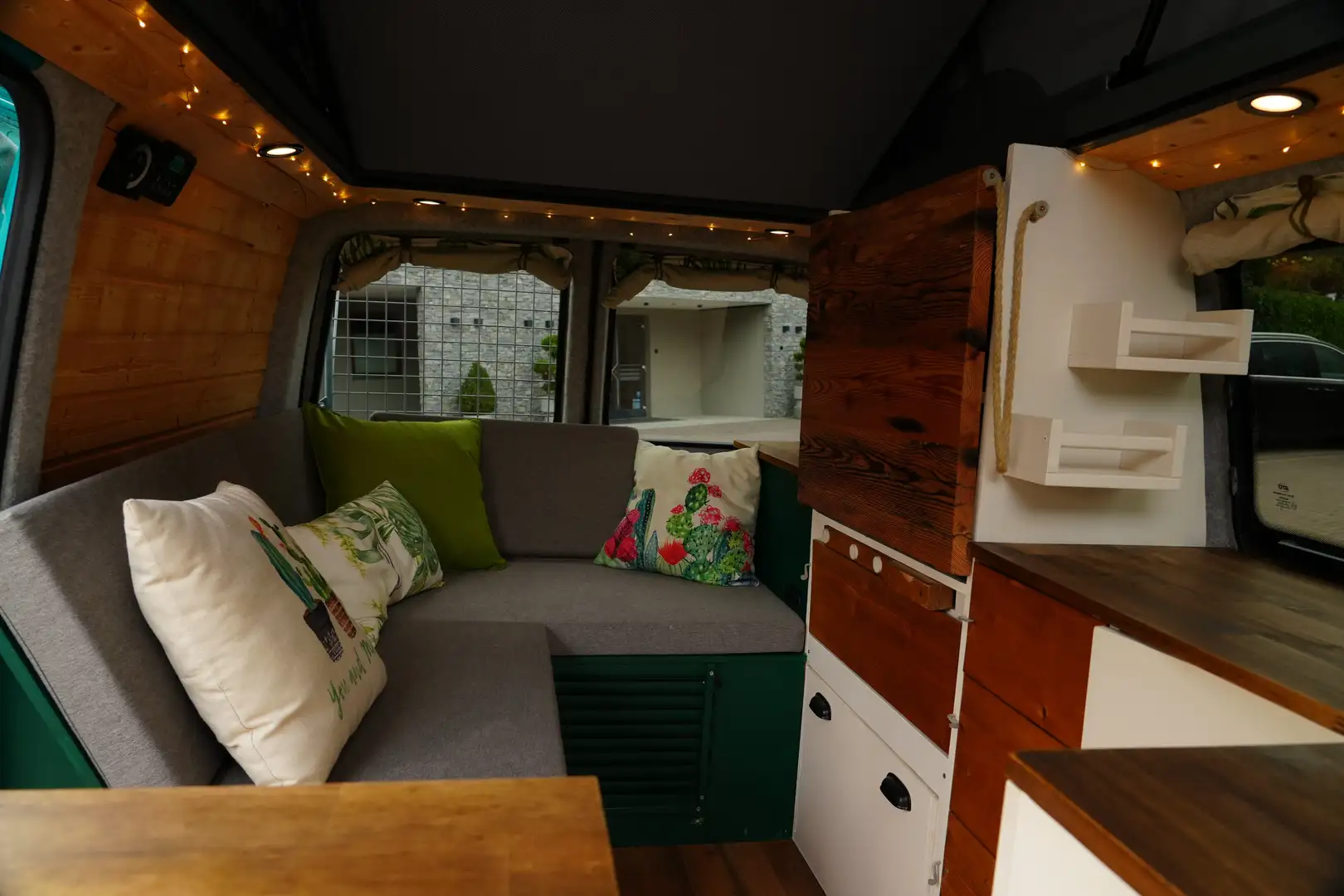 Volkswagen T5 Transporter Camper mit Aufstelldach Grün - 1