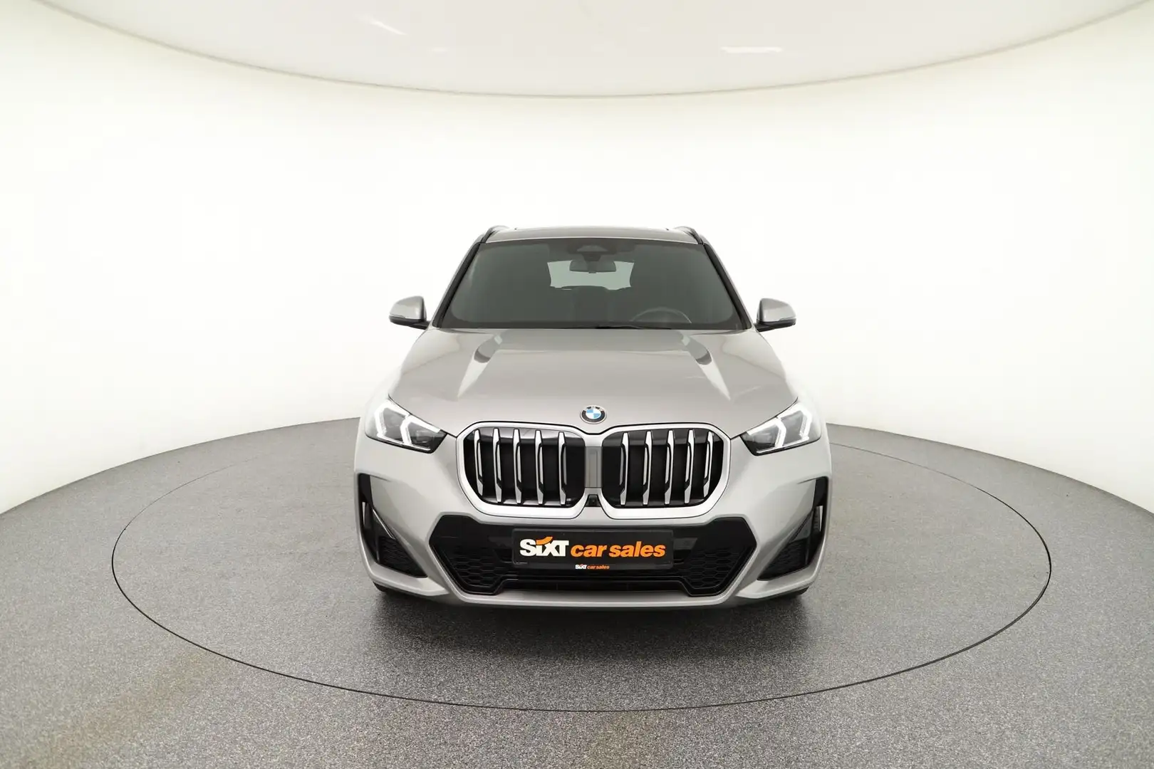 BMW X1 sDrive20i M Sport Aktiv-S|HUD|PAN|PA+360°|AHK Silber - 2