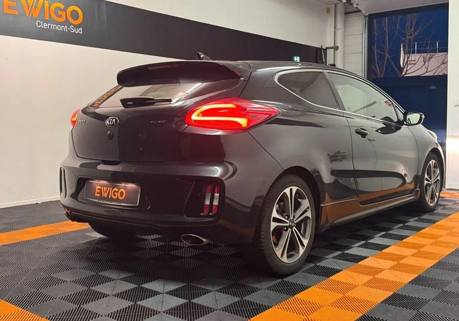 Kia Ceed / cee'd Ceed 1.6 crdi 136ch gt line dct bva isg-toit ouvrant-radar arriere Schwarz - 2