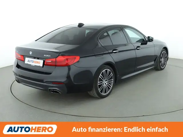BMW 5 Series view 6