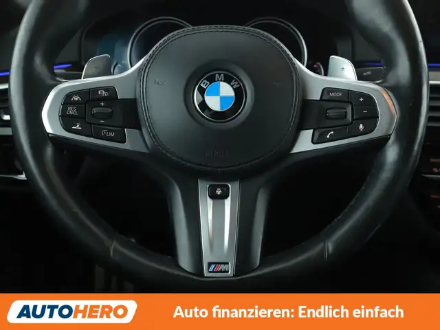 BMW 5 Series view 19