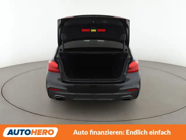 BMW 5 Series view 17