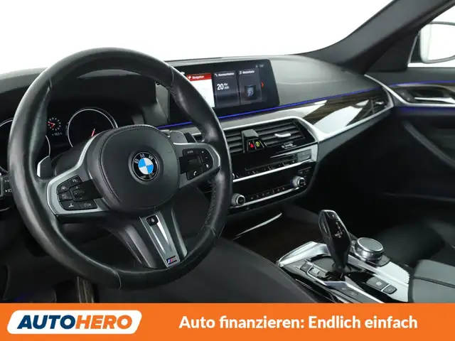 BMW 5 Series view 11