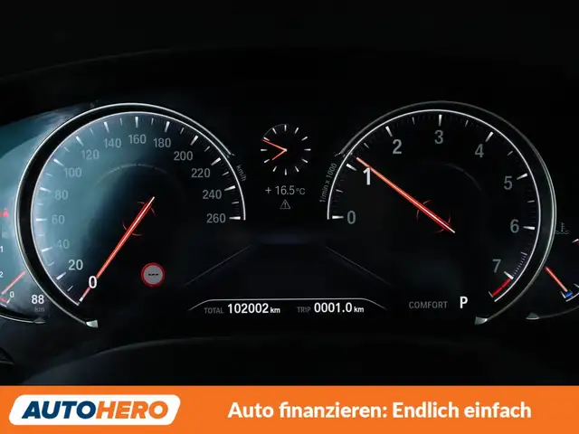 BMW 5 Series view 20