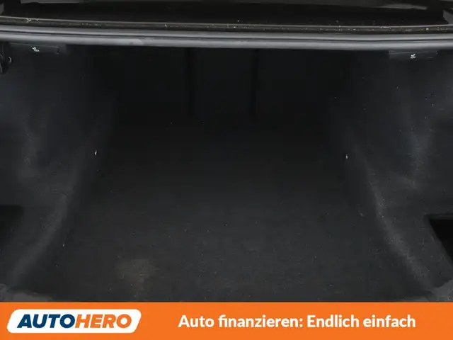 BMW 5 Series view 18