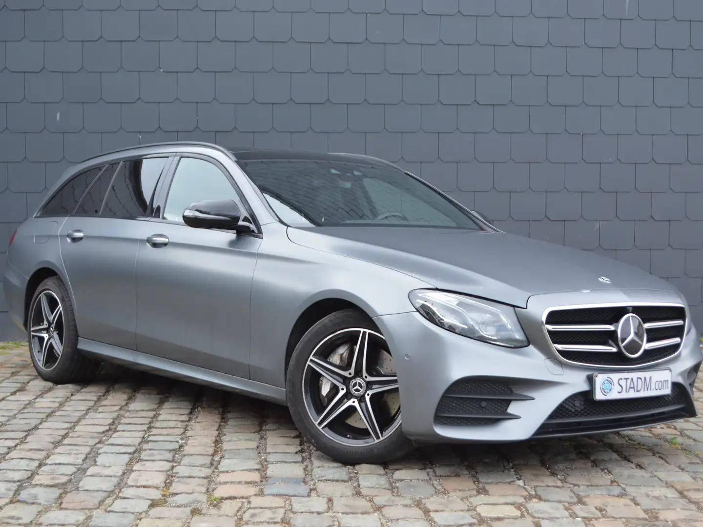 Mercedes-Benz E 300 de PHEV AMG FULL OPTION FULL Mainteance book Grijs - 1