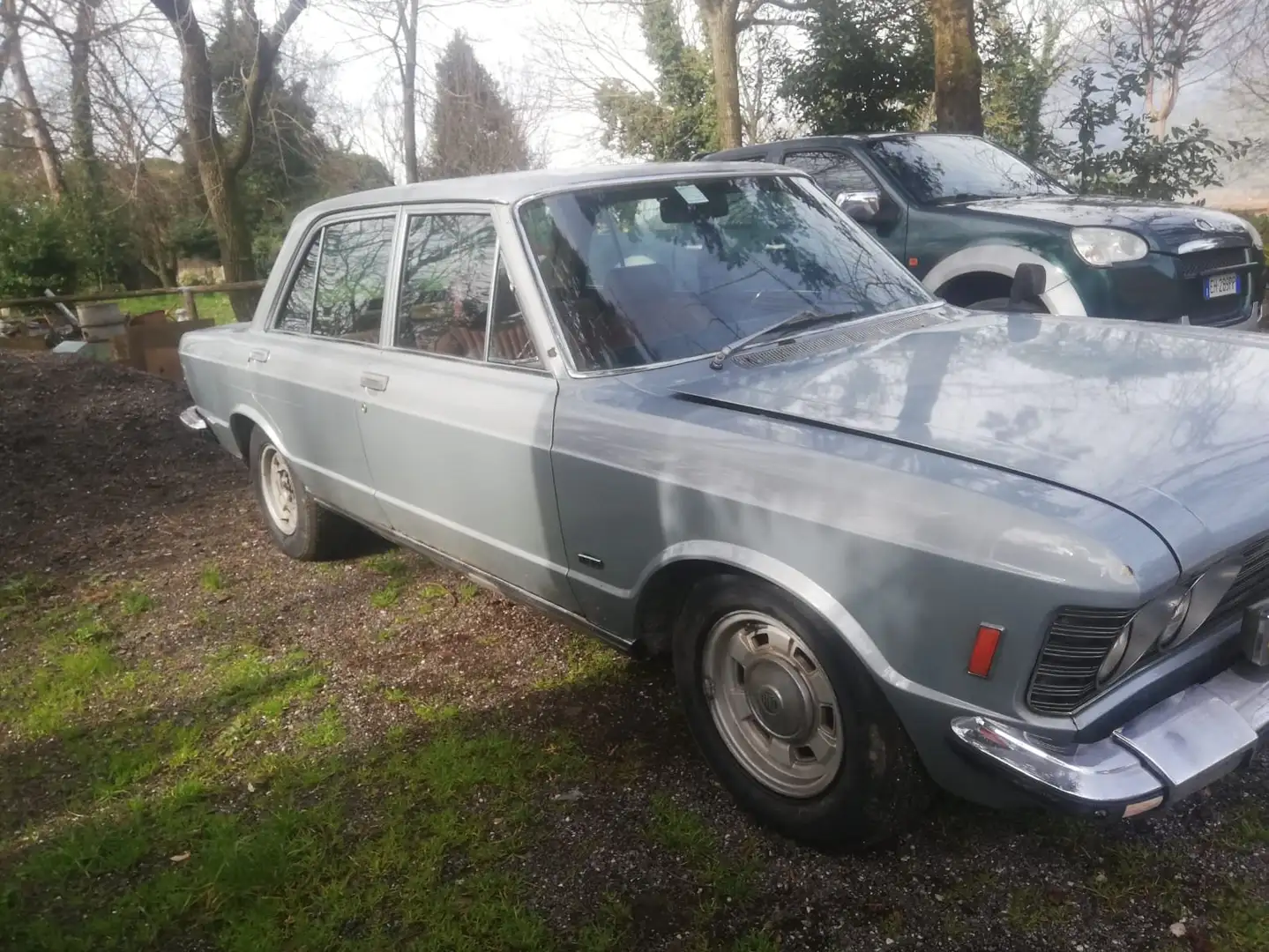 Fiat 130 2.8 v5 Grau - 2