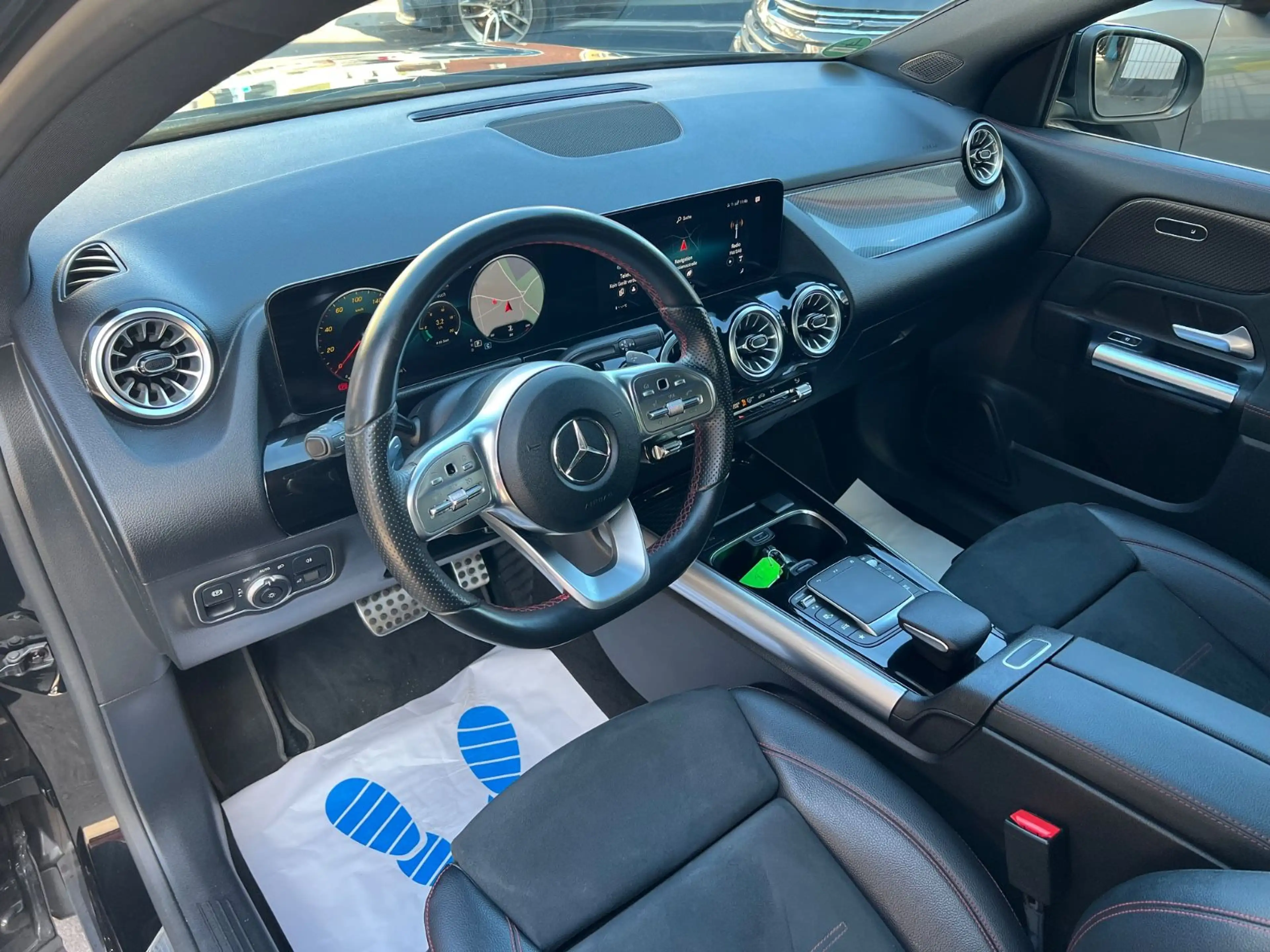 Mercedes-Benz GLA 200 AMG LINE*Scheckheftpflegt*Tüv* — photo 15