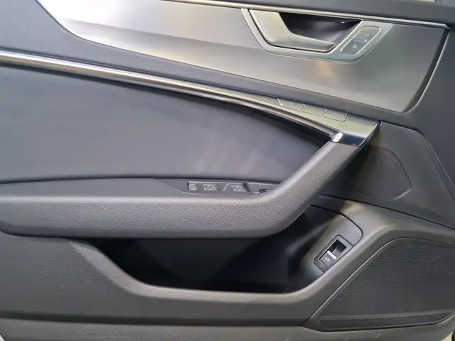 Audi A6 view 13