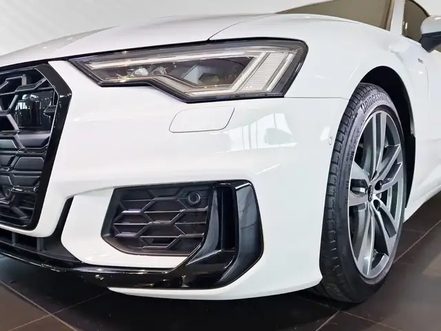 Audi A6 view 6