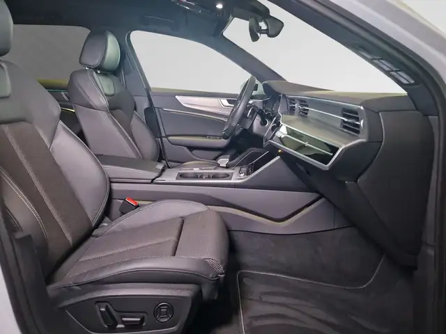 Audi A6 view 11