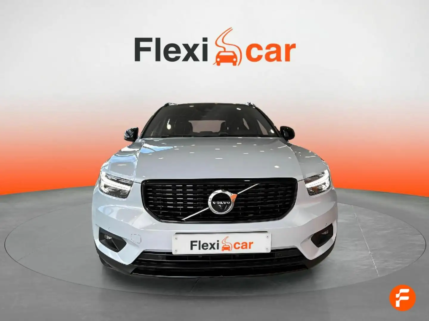 Volvo XC40 D4 R-Design AWD Aut. Gris - 2