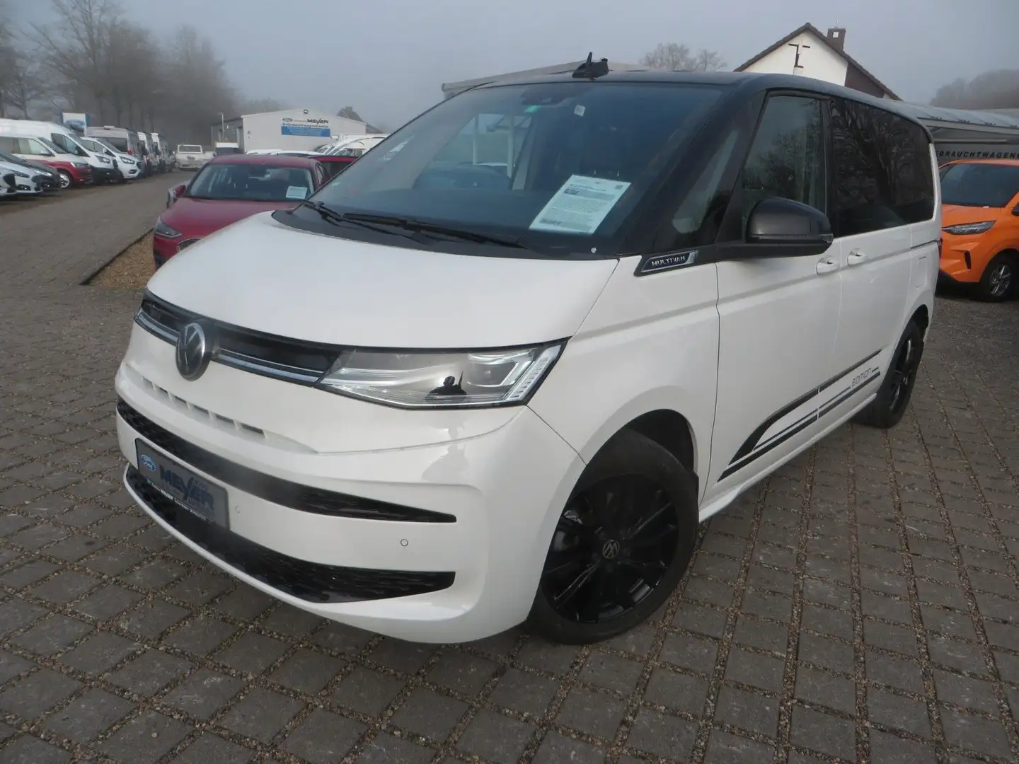 Volkswagen T7 Multivan Automatik , Anhängerkupplung Wit - 1