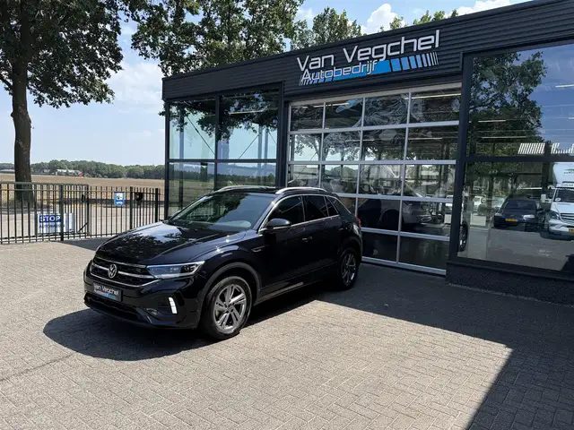 Volkswagen T-Roc 1.5 TSI R-Line / Panorama / Virtual / LED / Elect.