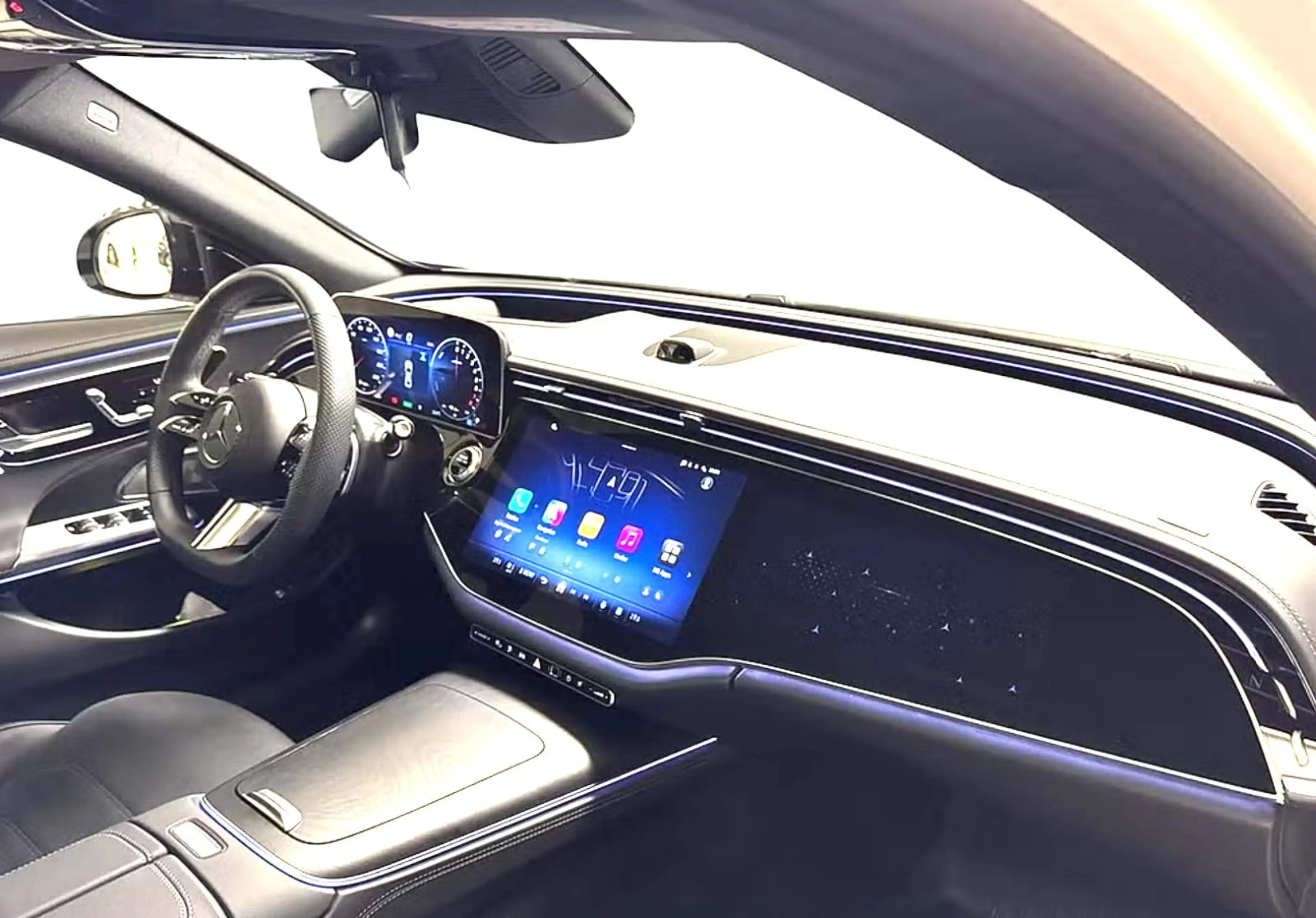 Mercedes-Benz E 400 e Lim 4M AMG HUD-20"-Pano-Superscreen-360° — photo 12