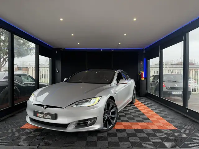 Tesla Model S Model S 90D  . PHASE 2