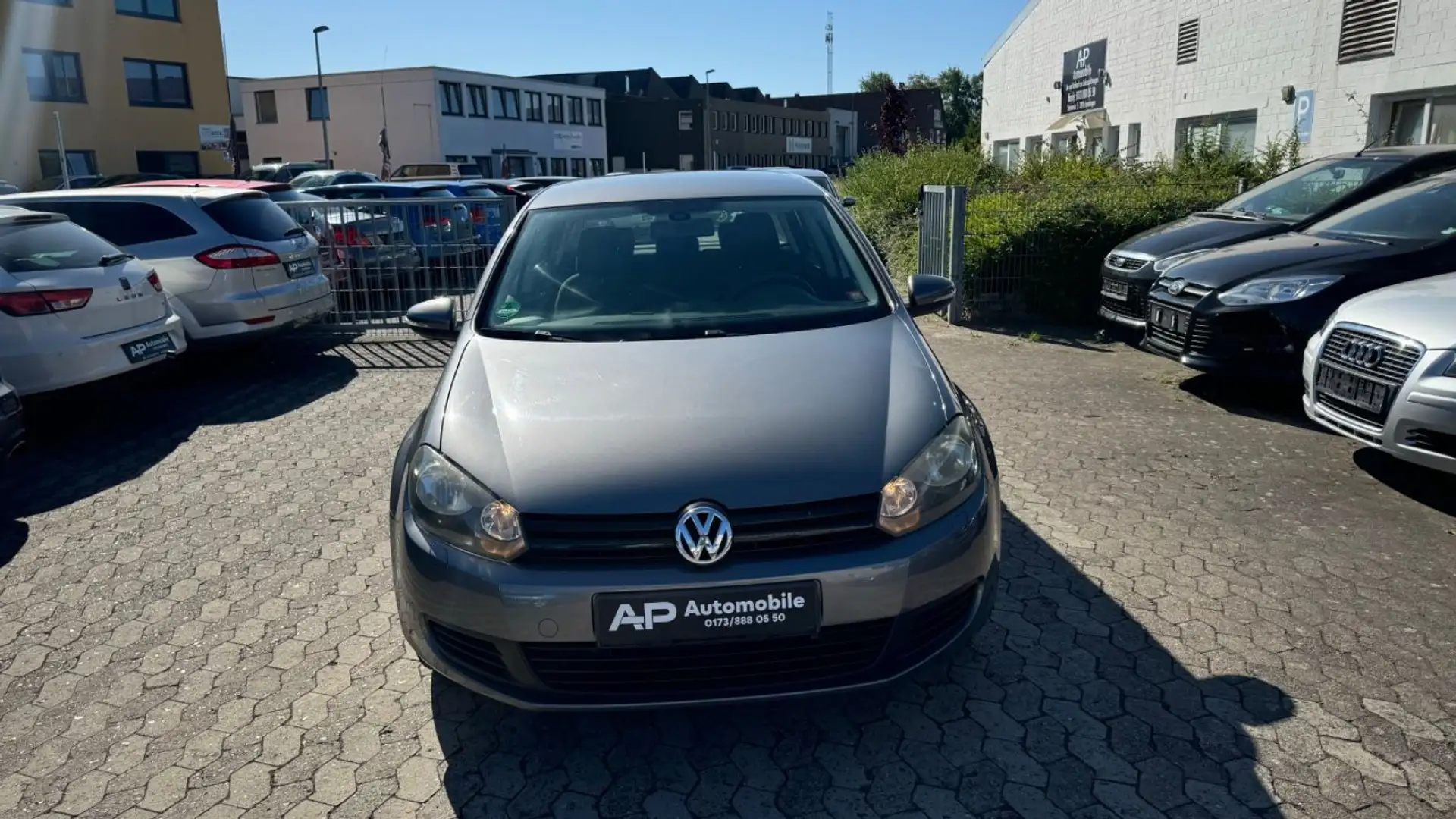 Volkswagen Golf VI Trendline 1.Hand 87 TKM Tüv 12/2026 Gris - 2