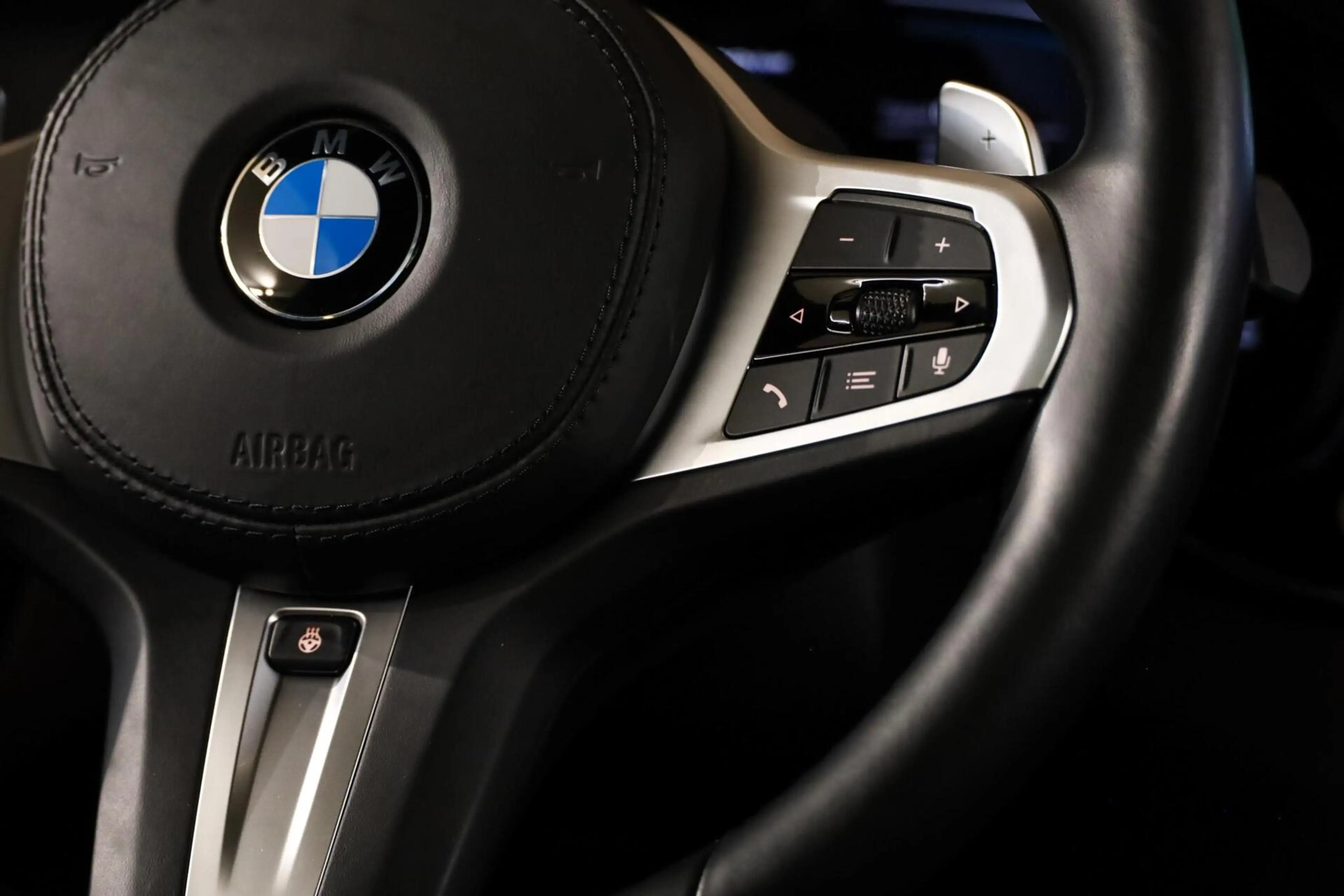 BMW 530 5-serie Touring 530e Business Edition Plus — photo 30