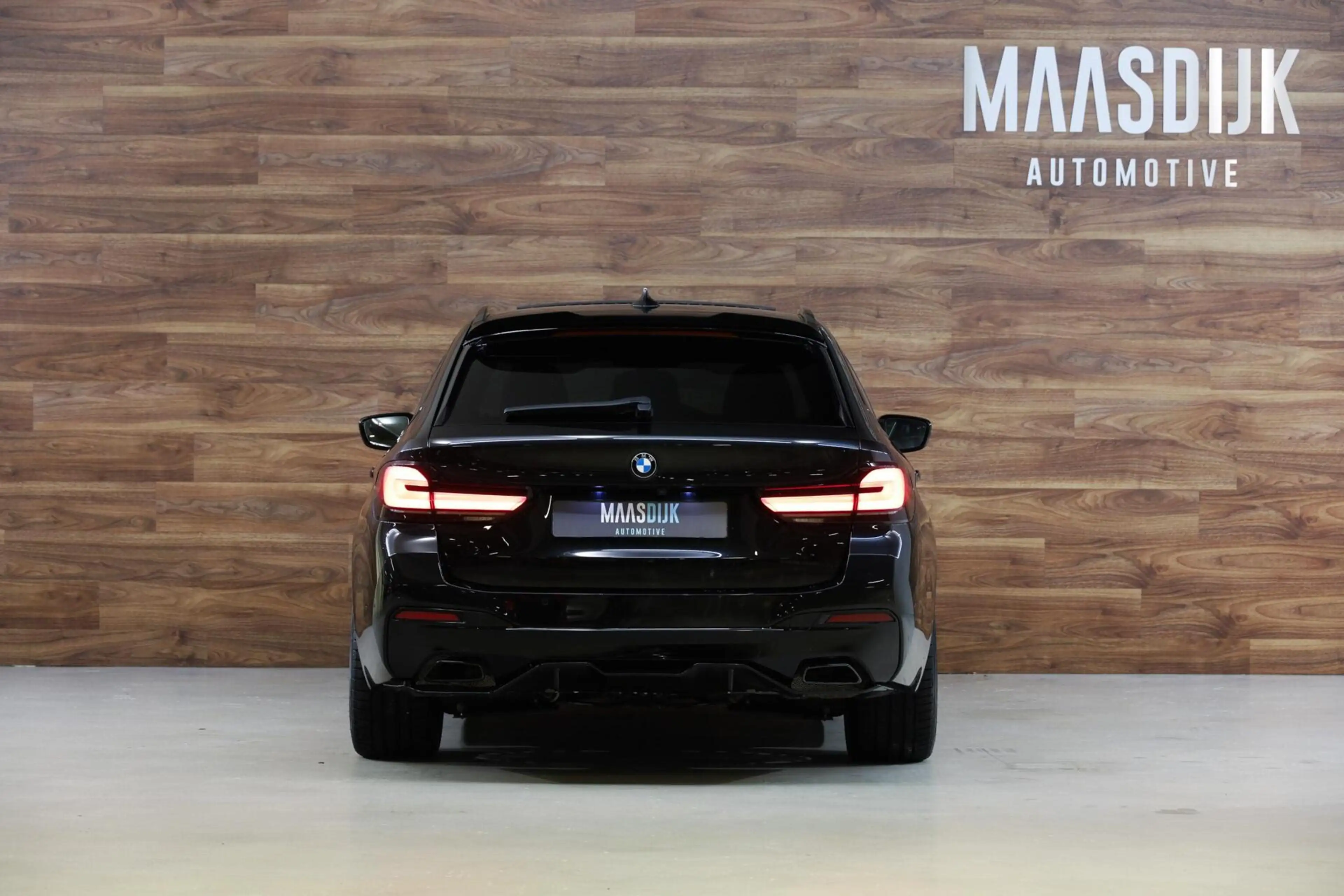 BMW 530 5-serie Touring 530e Business Edition Plus — photo 10