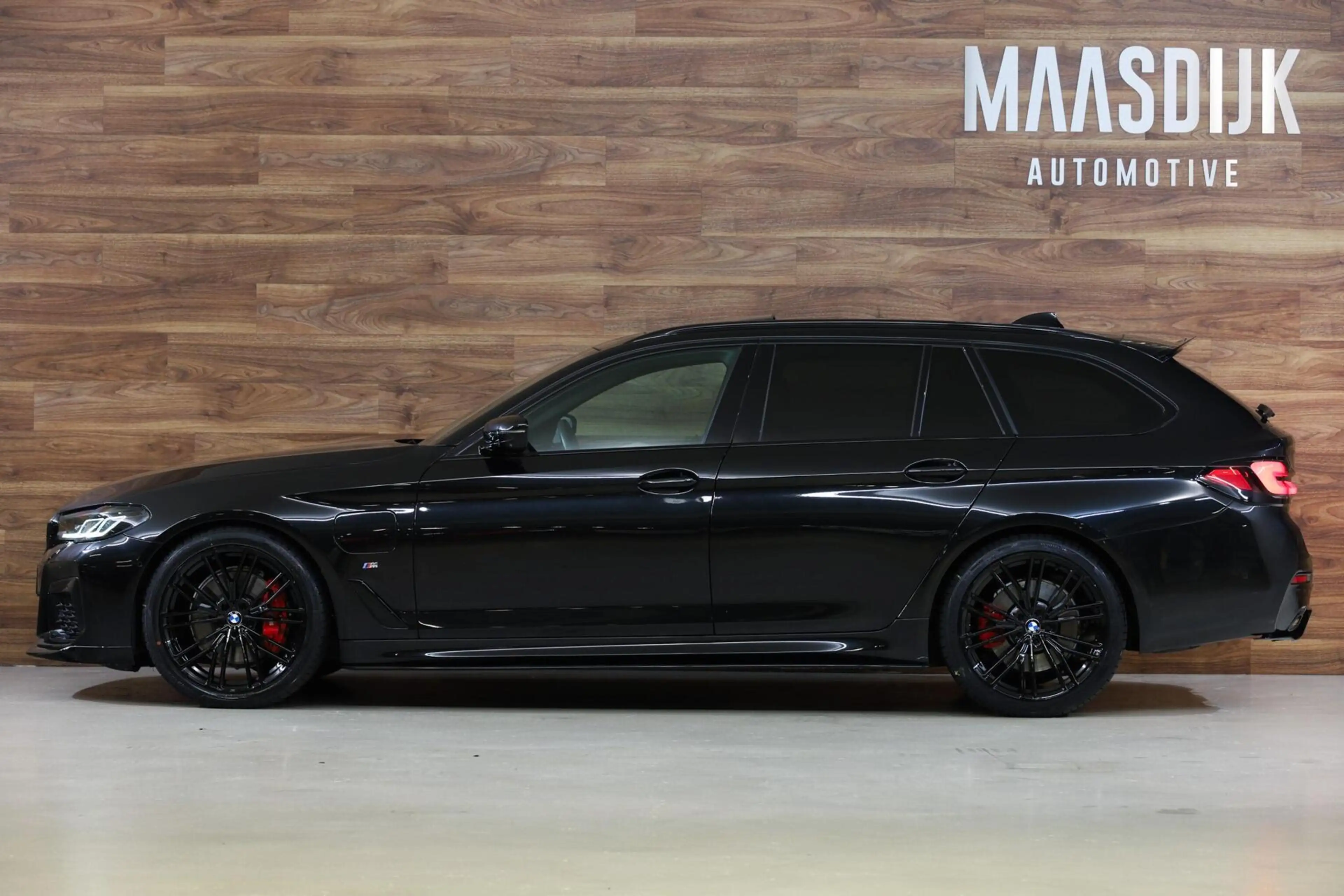 BMW 530 5-serie Touring 530e Business Edition Plus — photo 14