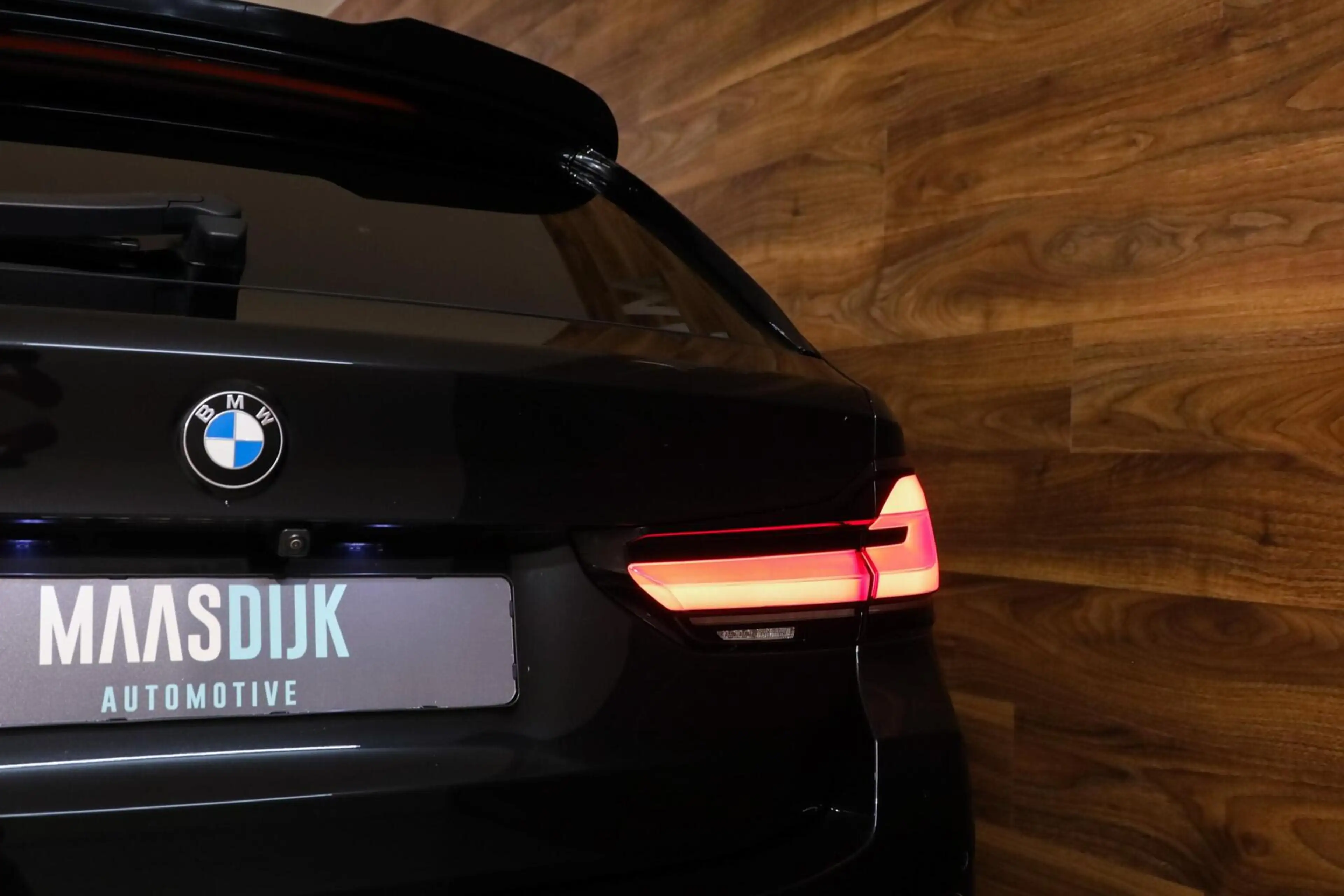 BMW 530 5-serie Touring 530e Business Edition Plus — photo 47