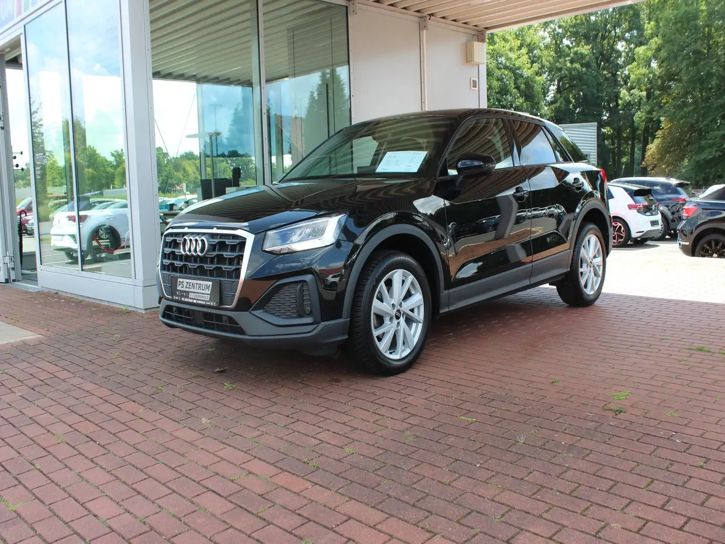 Audi Q2 1.5 TFSI S-tronic Schwarz - 2