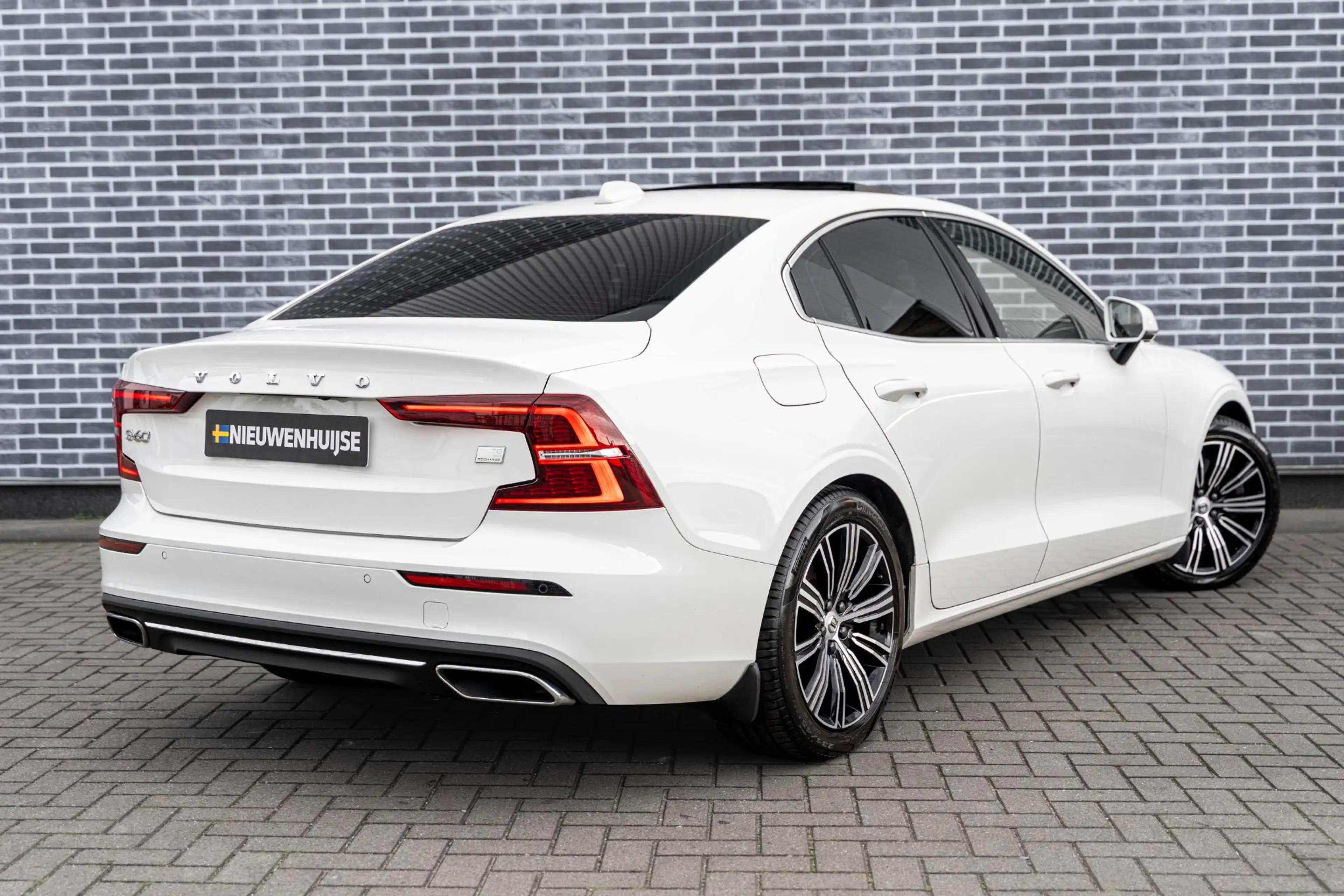 Volvo S60 2.0 Recharge T8 AWD Inscription | Adaptieve Cruise — photo 5