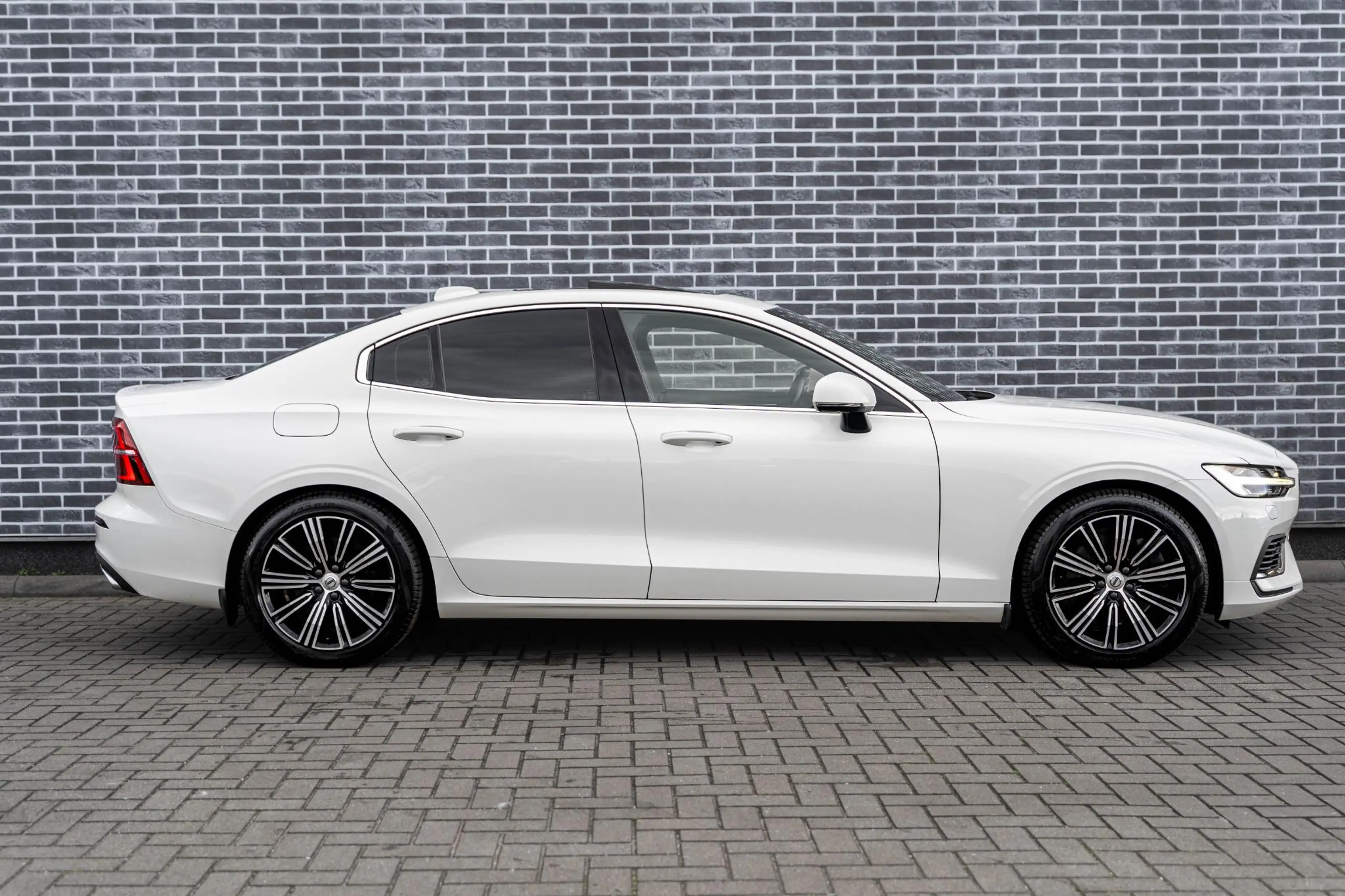 Volvo S60 2.0 Recharge T8 AWD Inscription | Adaptieve Cruise — photo 7
