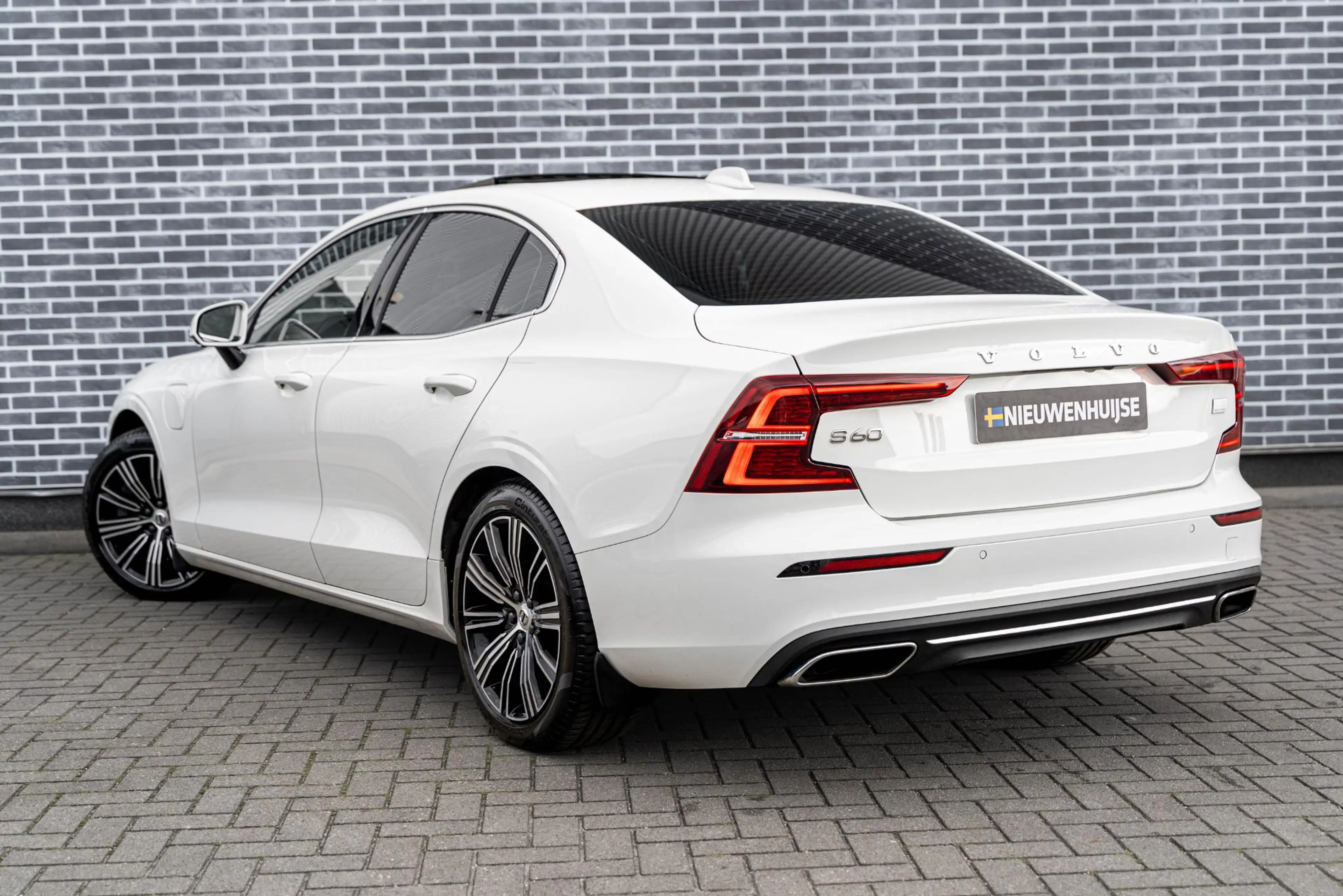 Volvo S60 2.0 Recharge T8 AWD Inscription | Adaptieve Cruise — photo 3