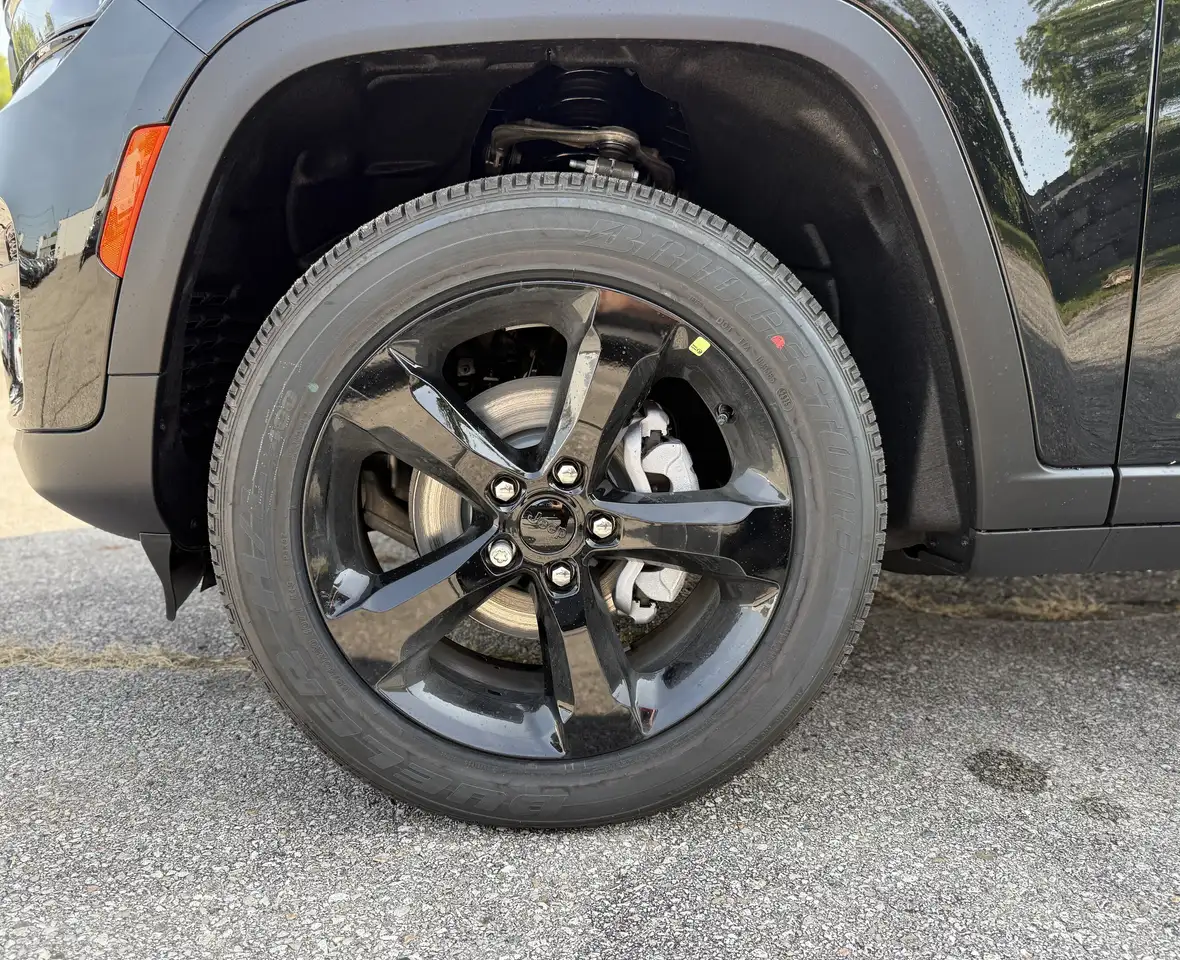 Jeep Grand Cherokee снимка Jeep Grand Cherokee