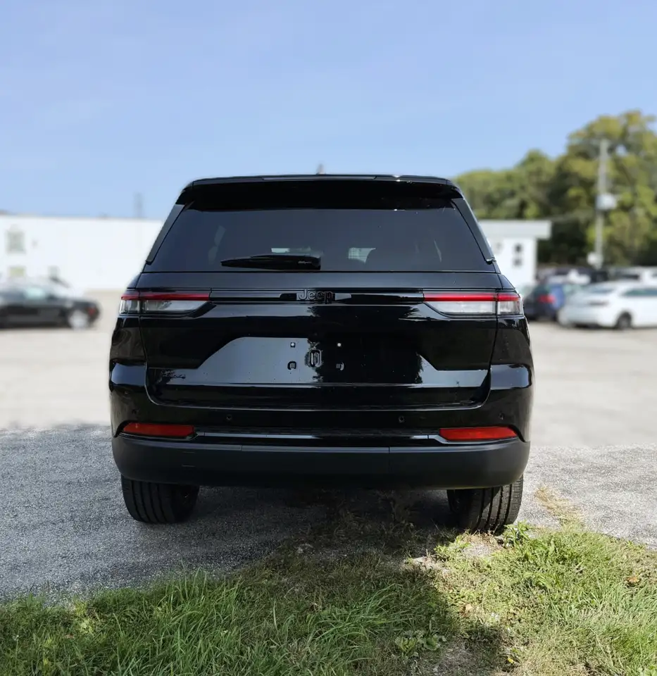 Jeep Grand Cherokee снимка Jeep Grand Cherokee