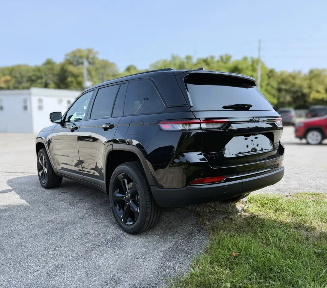 Jeep Grand Cherokee снимка Jeep Grand Cherokee