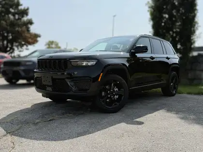 Black 2025 Jeep Grand Cherokee Altitude 4WD SUV / Crossover Four-Wheel Drive 8-Speed Automatic