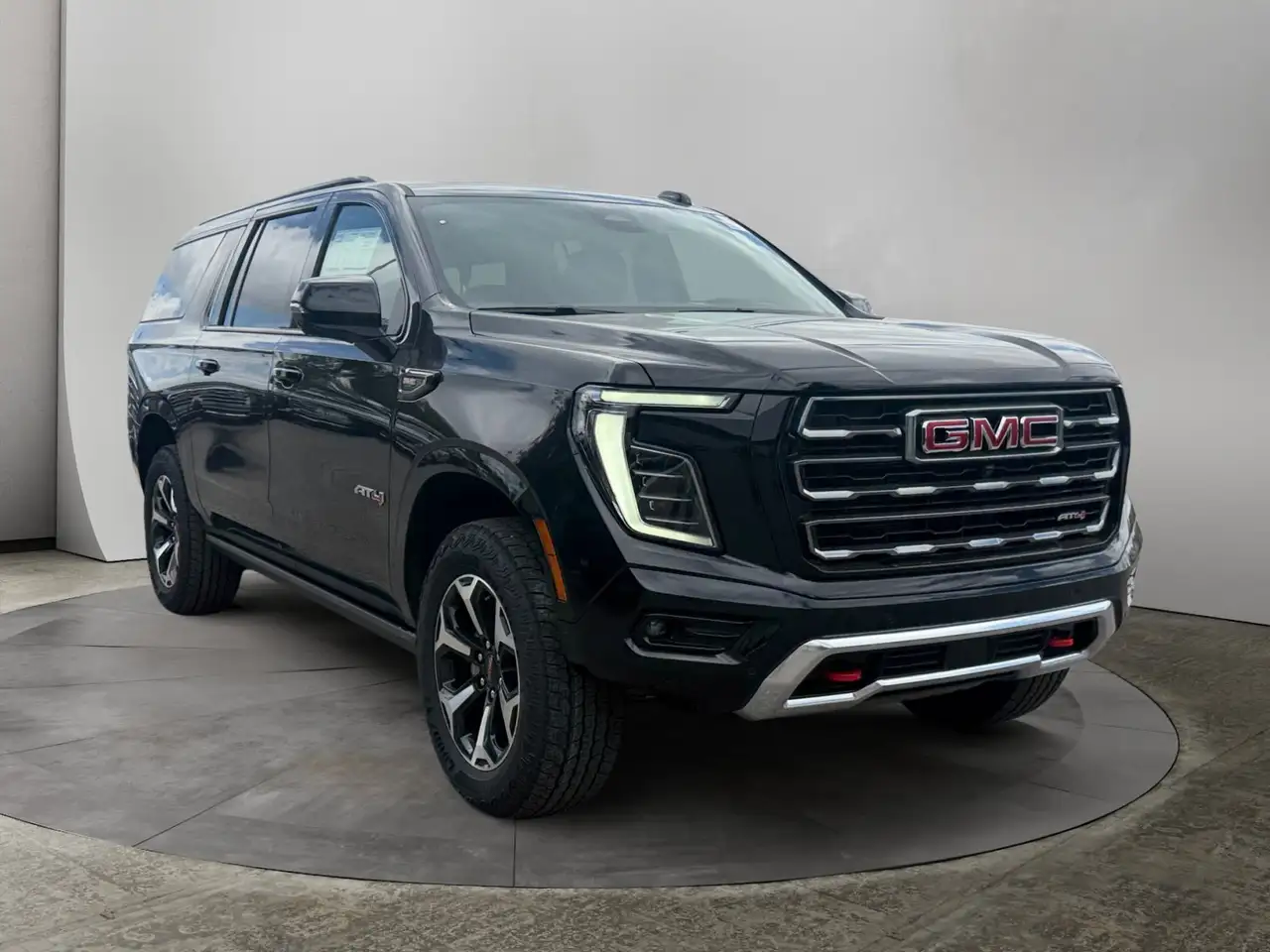 GMC Yukon photo GMC Yukon