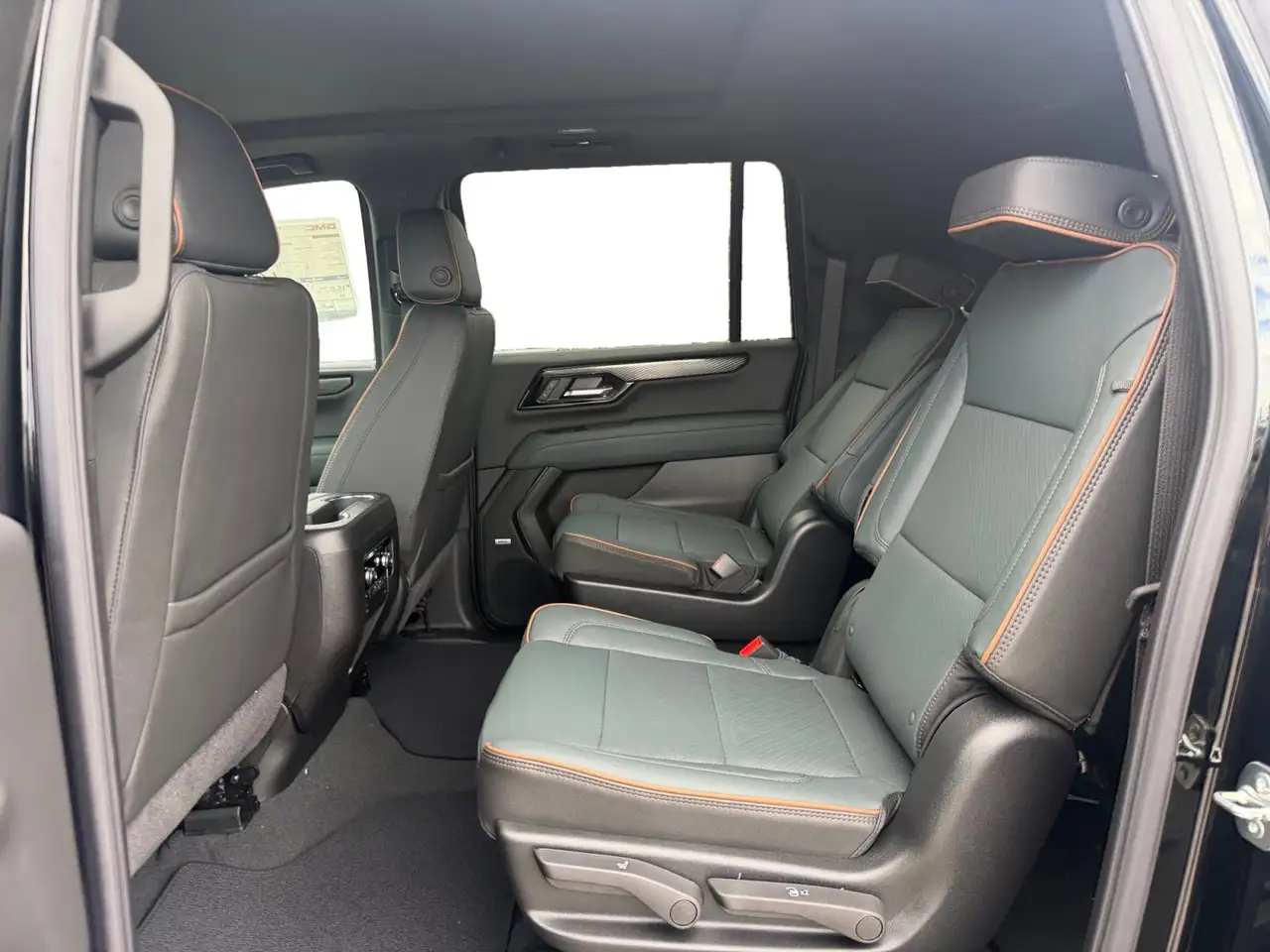 GMC Yukon photo GMC Yukon