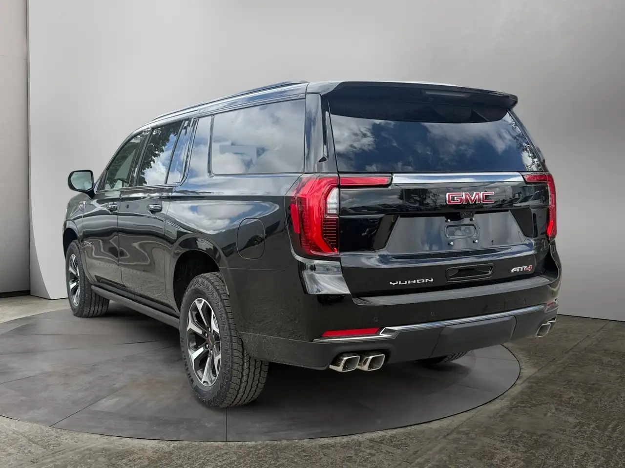 GMC Yukon photo GMC Yukon