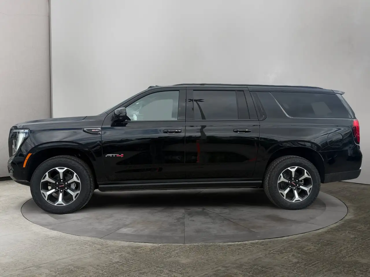 GMC Yukon photo GMC Yukon