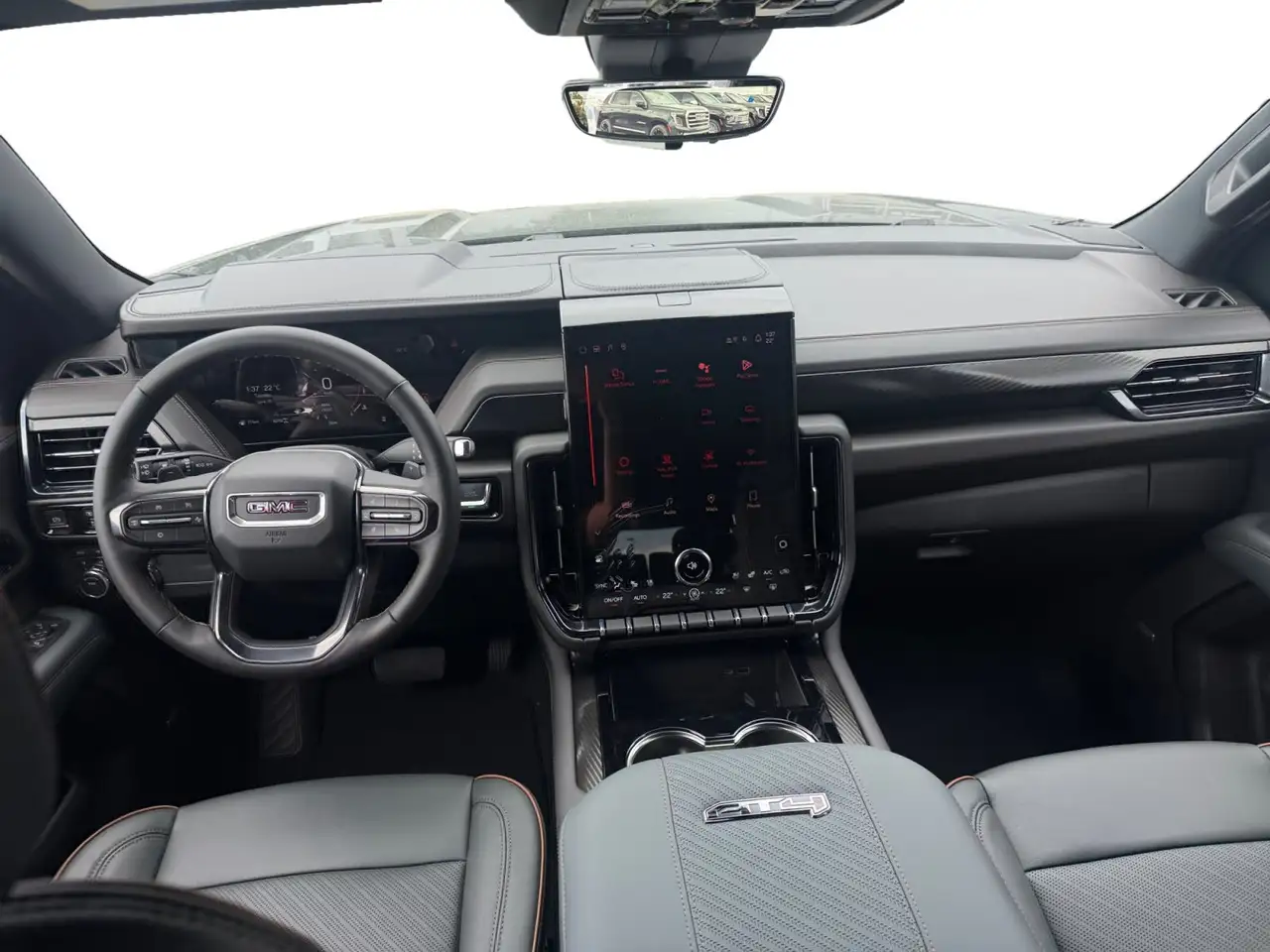 GMC Yukon photo GMC Yukon