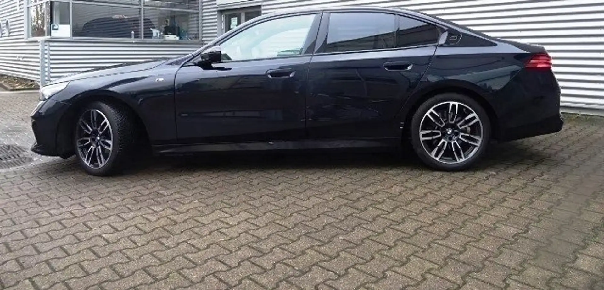 BMW 520 520d 48V sdrive MSport auto(197CV)TETTO PAN Noir - 1