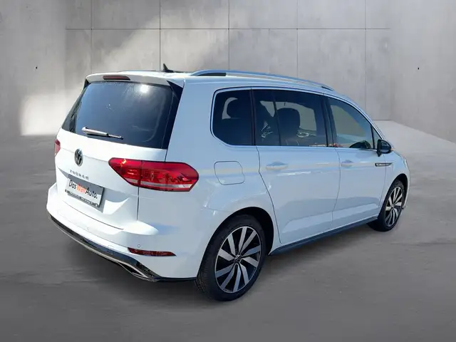 Volkswagen Touran view 5