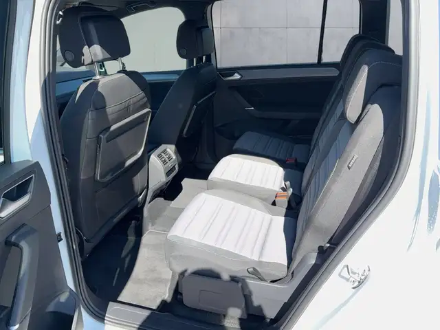 Volkswagen Touran view 12