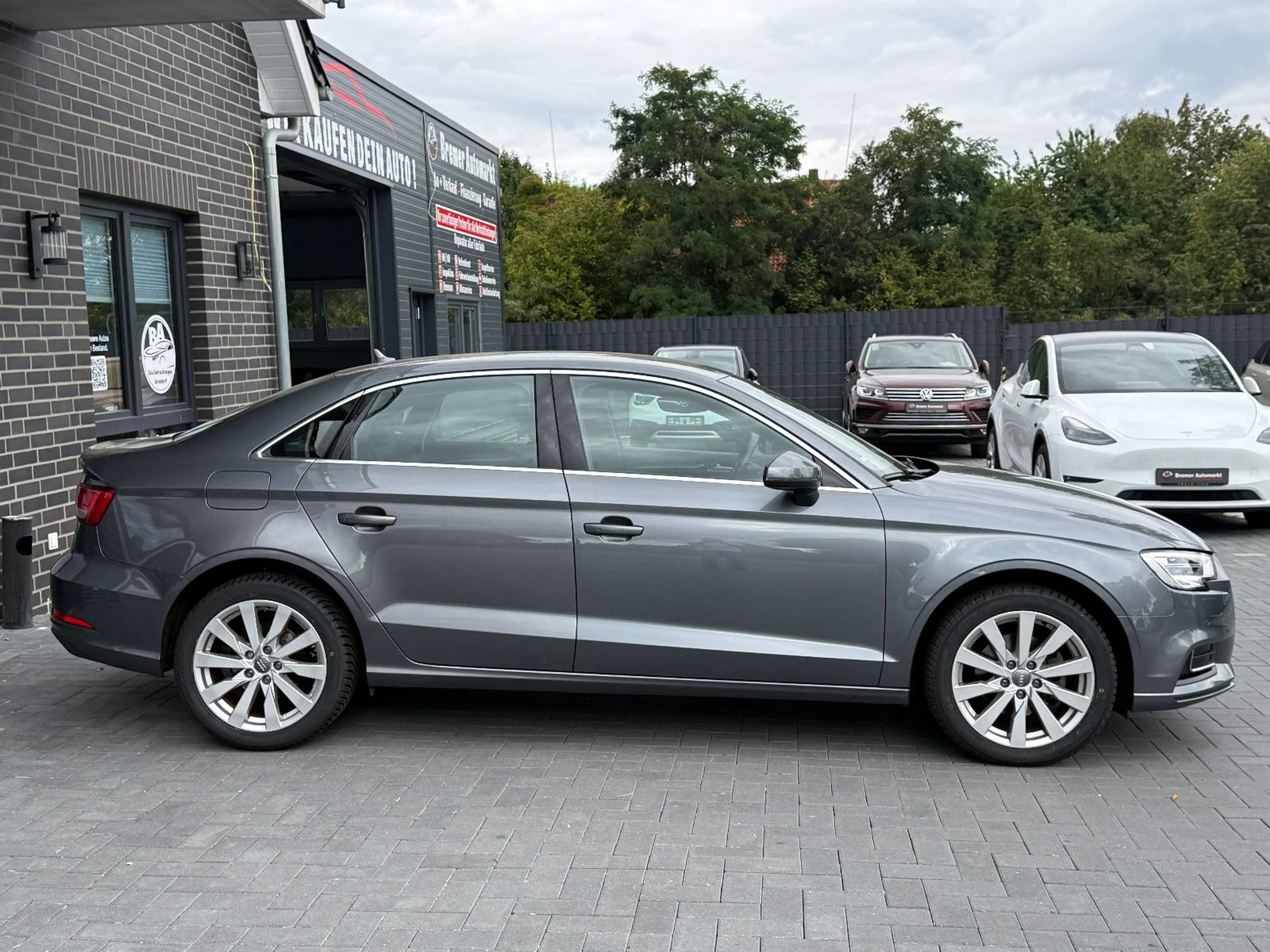 Audi A3 Limousine design*Automatik*Bi-Xenon*PDC*SHZ* — photo 4