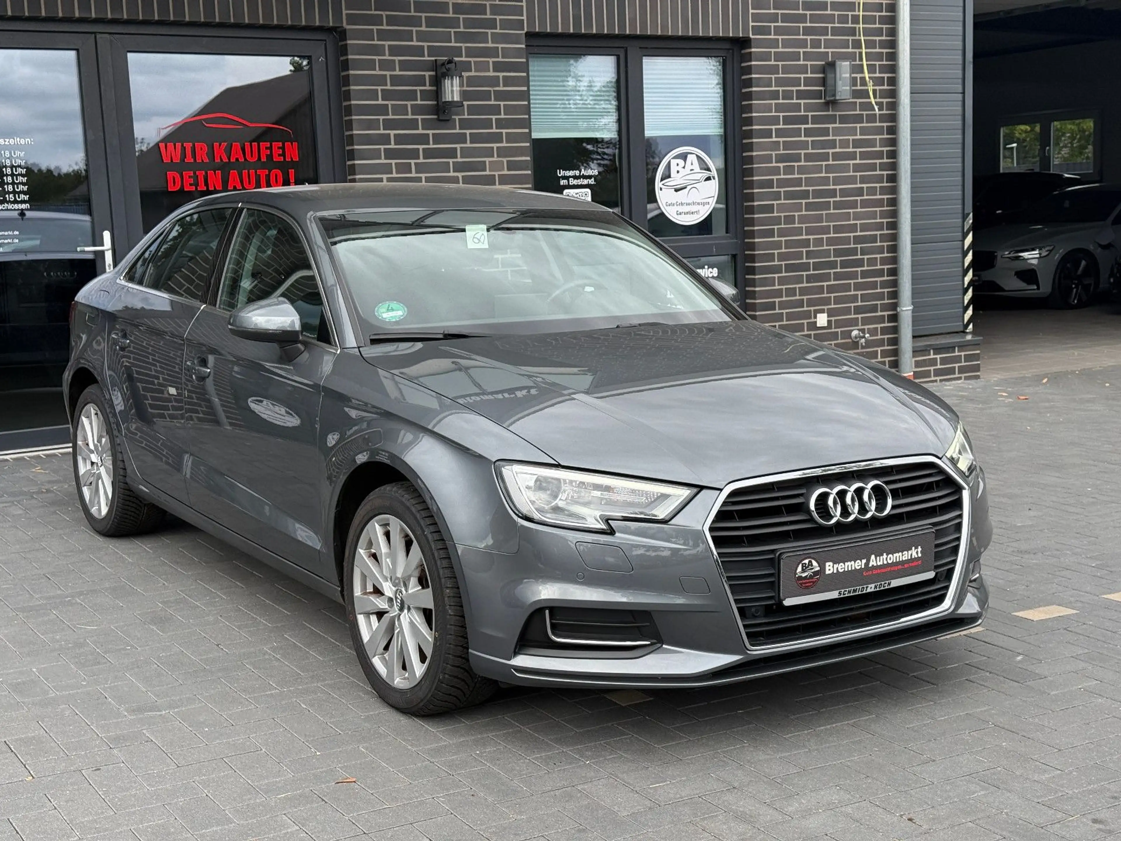 Audi A3 Limousine design*Automatik*Bi-Xenon*PDC*SHZ* — photo 3
