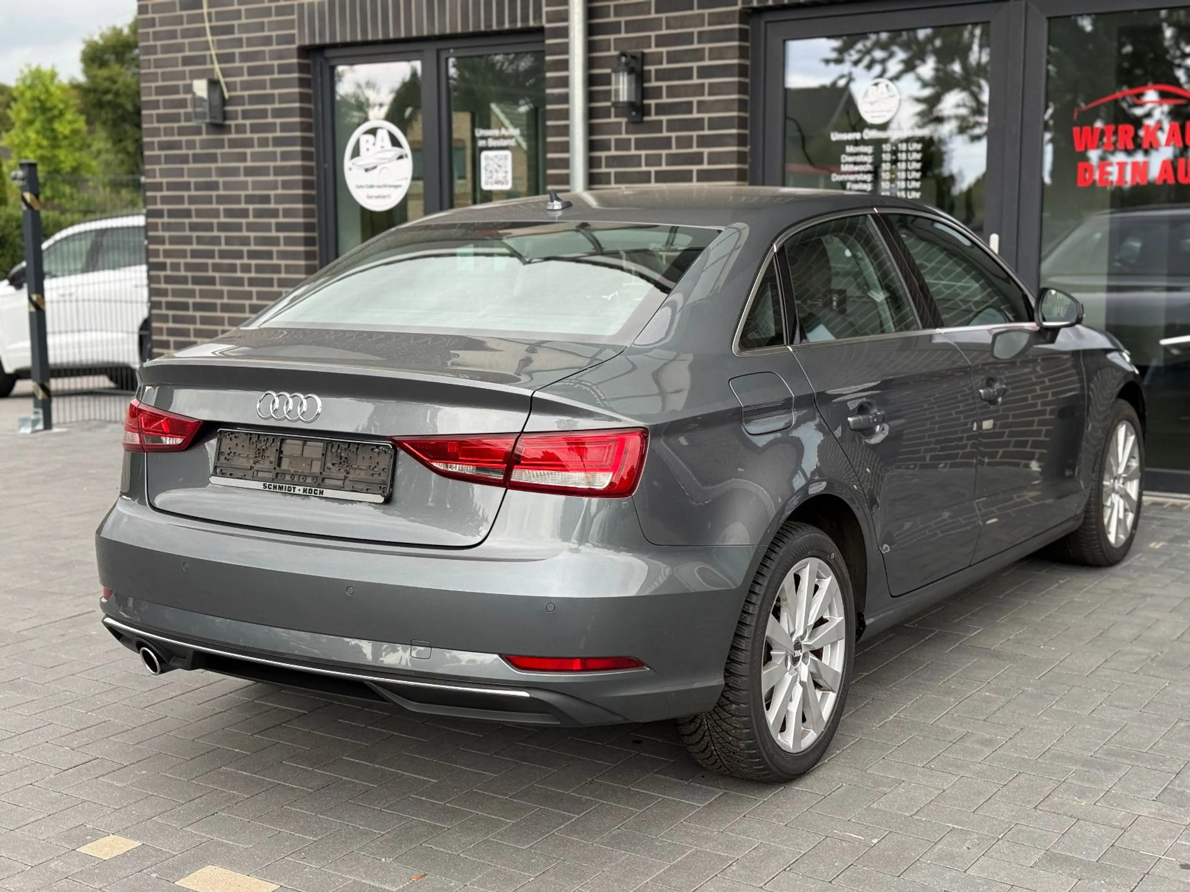 Audi A3 Limousine design*Automatik*Bi-Xenon*PDC*SHZ* — photo 8