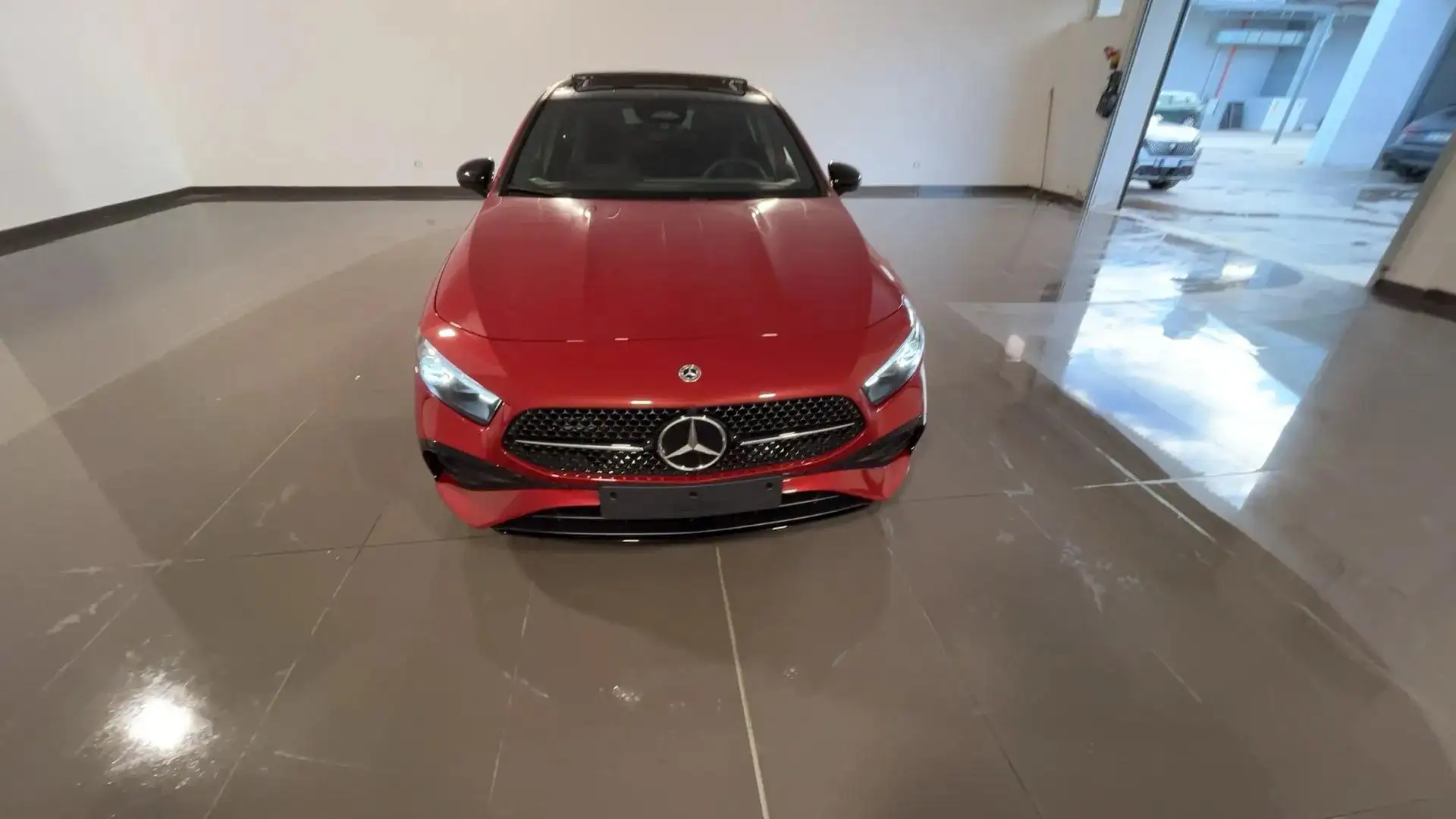 Mercedes-Benz A 250 e Plug-in hybrid AMG Line - TETTO - VARI COLORI! Rot - 2
