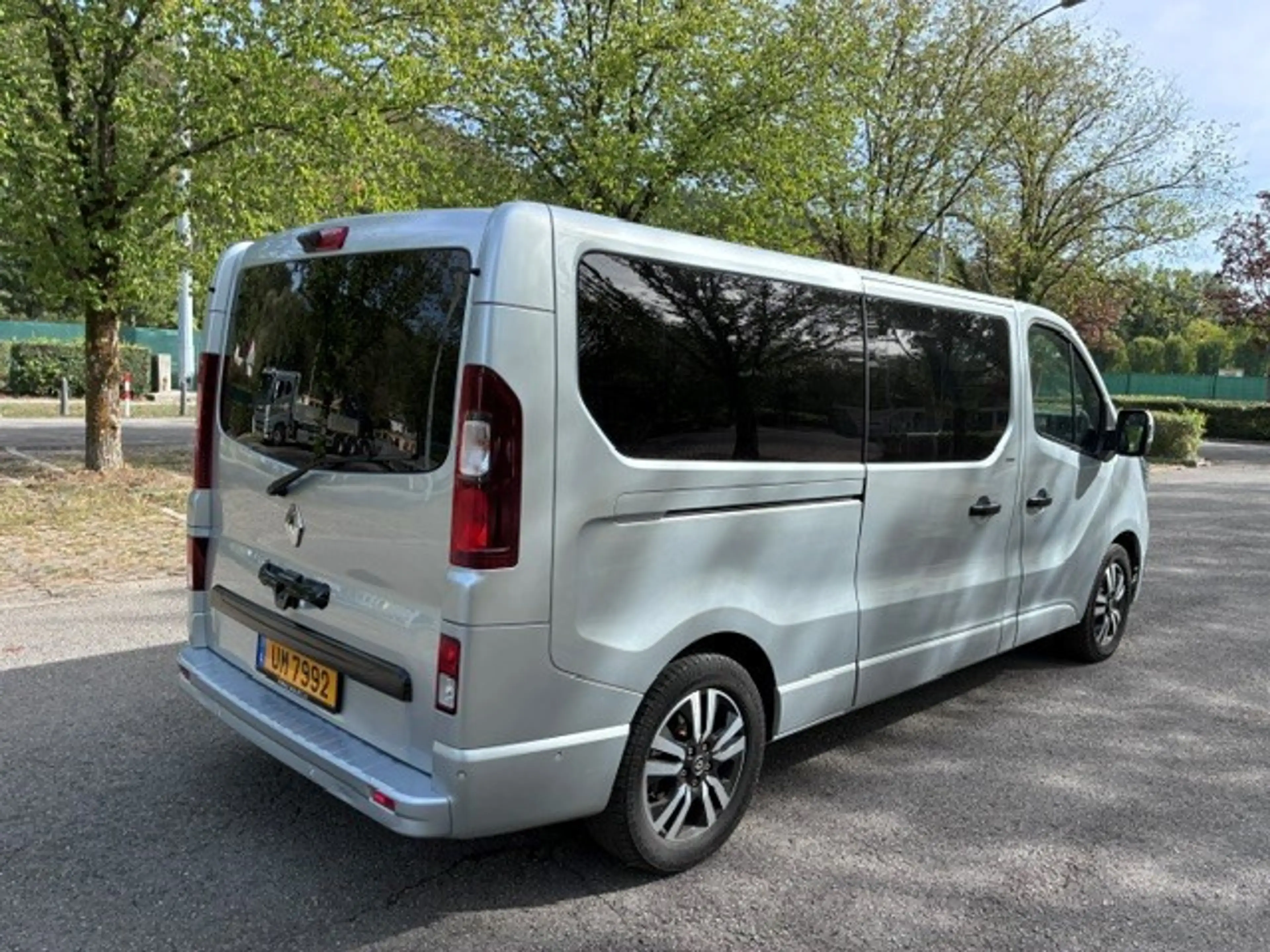 Renault Trafic Grand Passenger Intens Blue dci 170 AUTO — photo 3