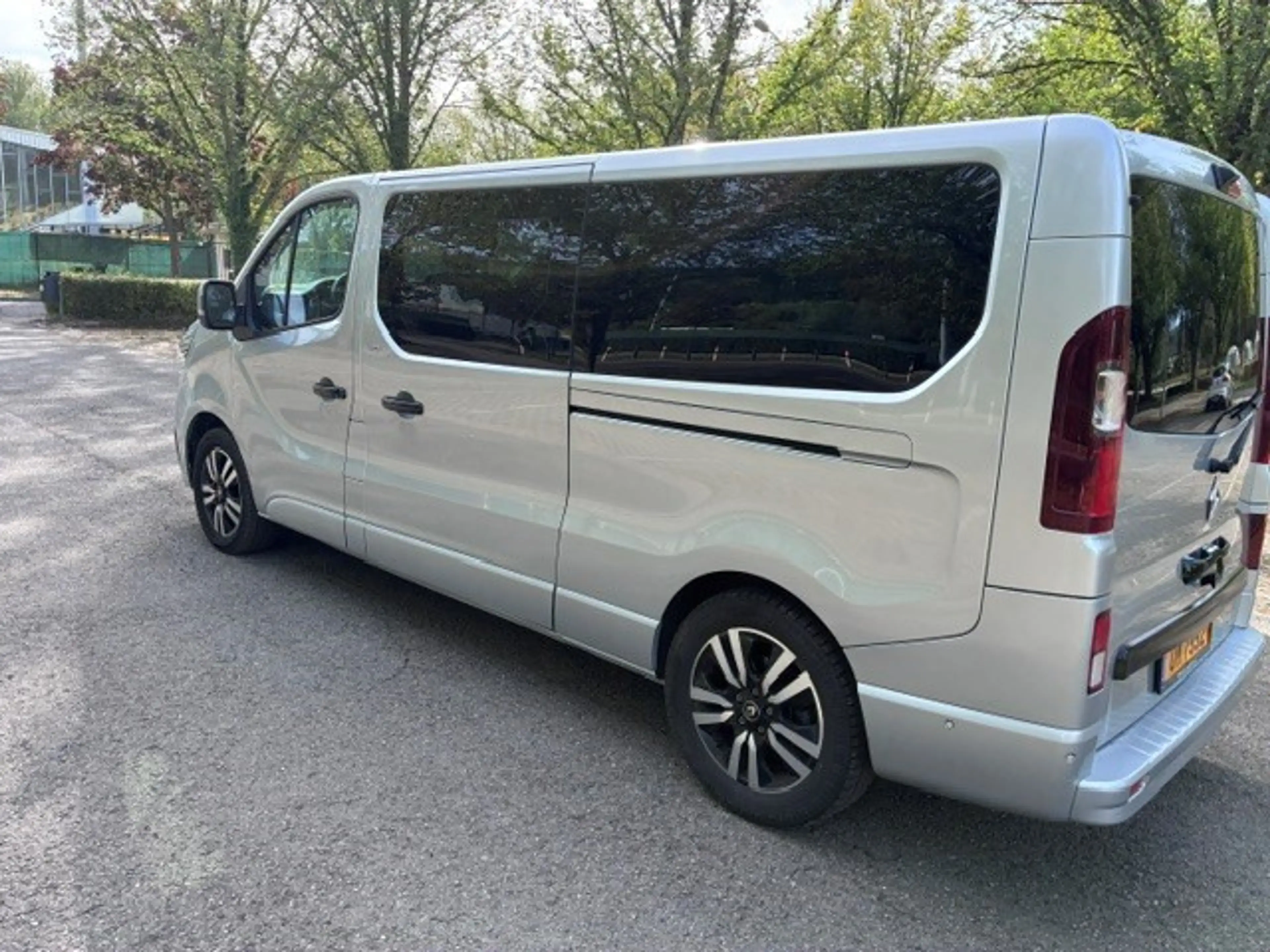 Renault Trafic Grand Passenger Intens Blue dci 170 AUTO — photo 4